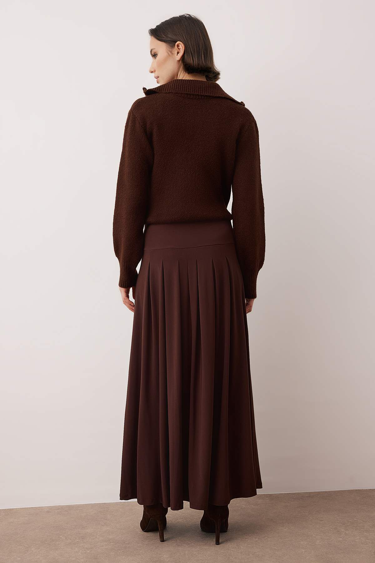 Trendyolmilla  Kahverengi Pile Detaylı Astarsız Örme Etek TCTAW26EE00015 - Görsel 4