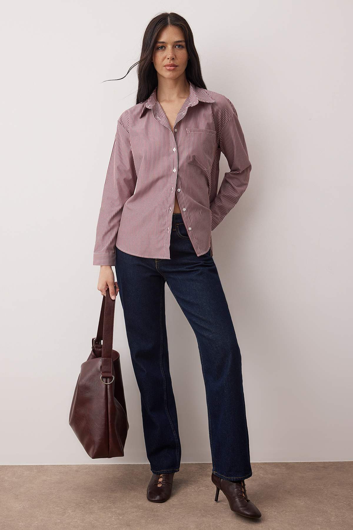 Trendyolmilla  Bordo Çizgili Oversize/Geniş Kalıp Gömlek TWOAW26GO00126 - Görsel 2