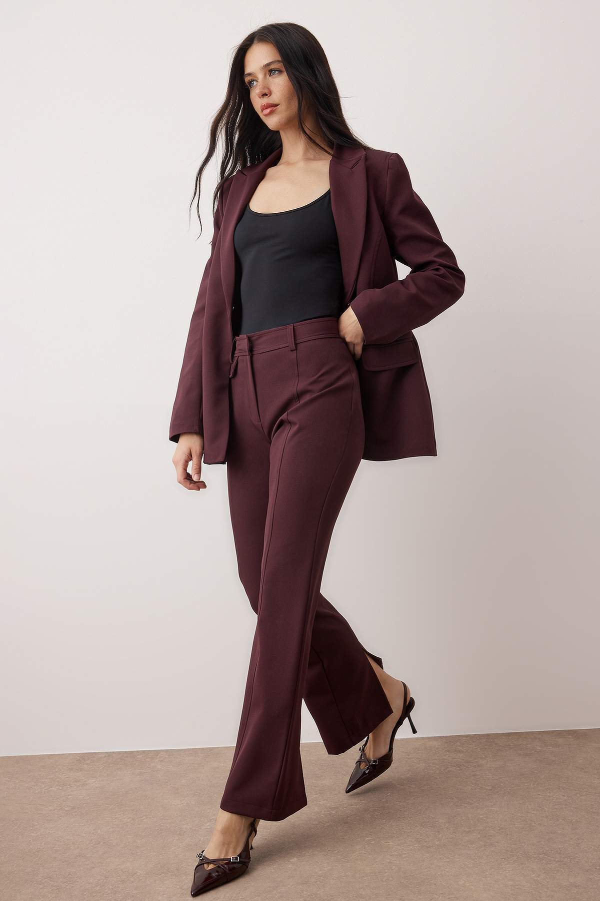 Trendyolmilla  Mürdüm Dokuma Kumaş İspanyol Paça Pantolon TWOAW26PL00143