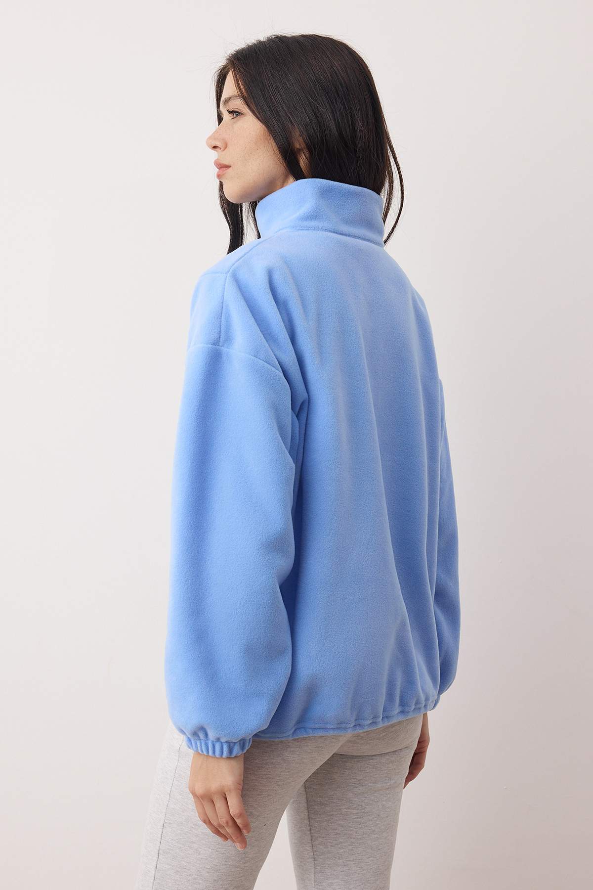 Trendyolmilla  Açık Mavi Fermuarlı Dik Yaka Polar Regular/Normal Kesim Örme Sweatshirt TWOAW21SW0758 - Görsel 4
