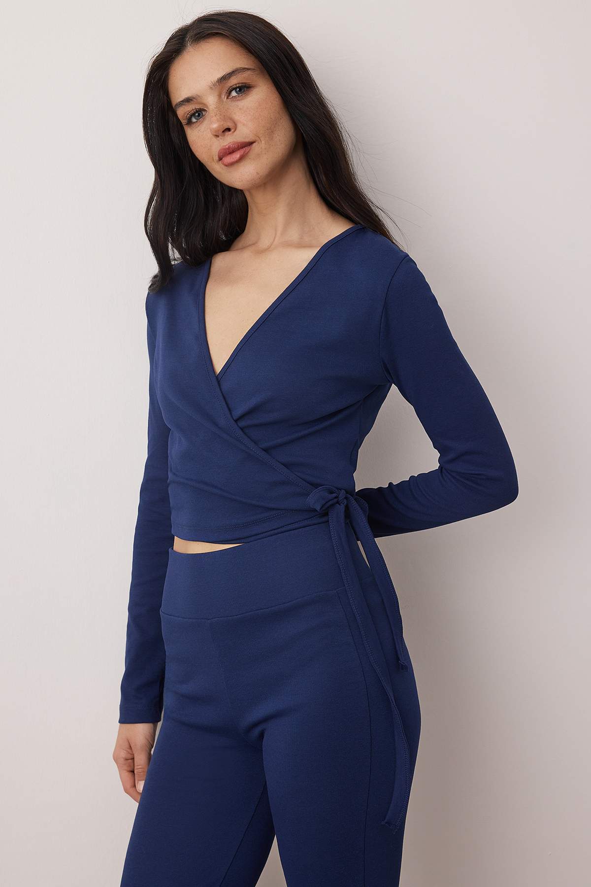 Trendyolmilla  Lacivert Kruvaze Kapama Vucüda Oturan Uzun Kollu Esnek Örme Alt-Üst Takım TWOAW26AU00029