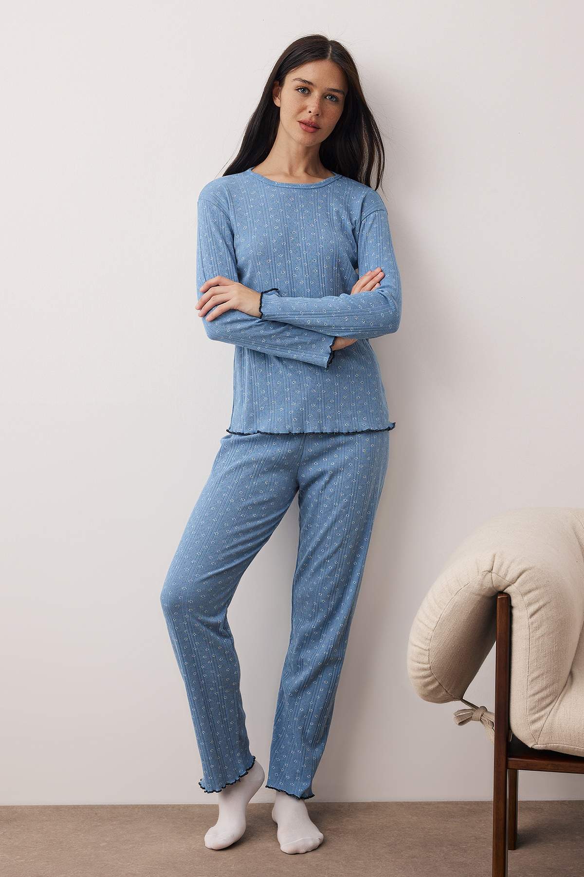 Trendyolmilla  Mavi Çiçekli Baby Overloklu Fitilli/Pointel Örme Pijama Takımı THMAW26PT00220 - Görsel 2