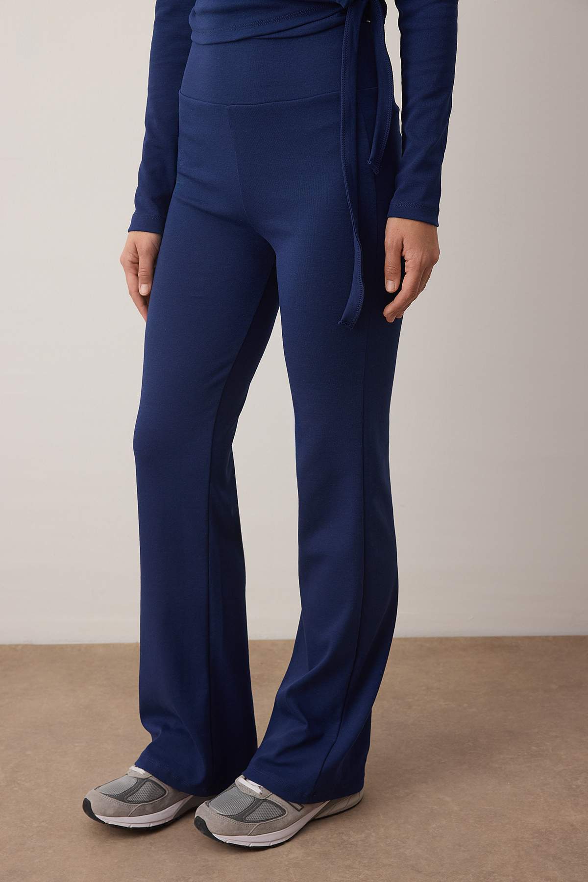 Trendyolmilla  Lacivert Kruvaze Kapama Vucüda Oturan Uzun Kollu Esnek Örme Alt-Üst Takım TWOAW26AU00029 - Görsel 3