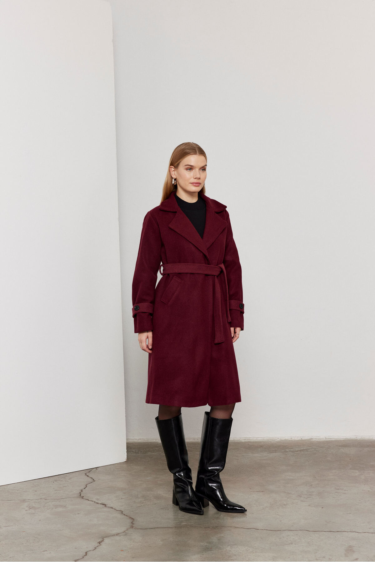 SevdeUgur  Kuşaklı Kolu Düğmeli Mürdüm Kaşe Kaban / Sevde Ugur - Görsel 6