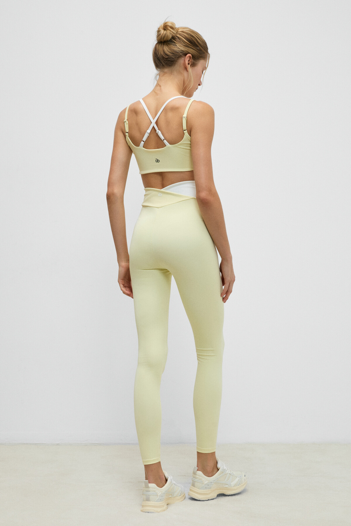 Urban Beat  JULSEN Kadın Yumuşak Ve Esnek Dokulu Asimetrik Konstrat Bel Detaylı Sarı Tayt - Görsel 6