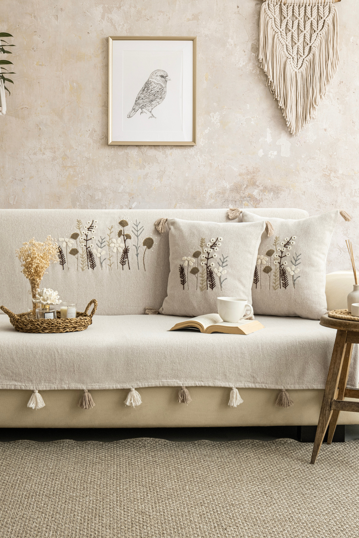 Lux Touch Peony Bej Nakışlı Püsküllü Yıkamalı 170x210cm Koltuk Örtüsü Seti (2 Kırlent Kılıfı 45x45cm Dahil)