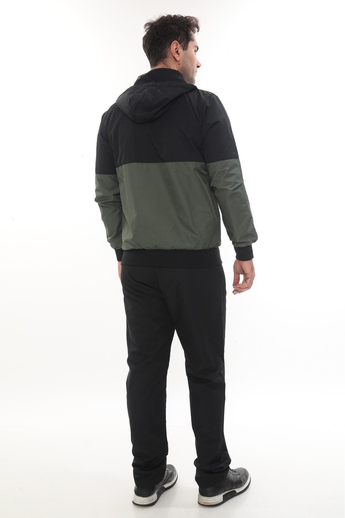 ست لباس ورزشی مردانه کلاه دار جداشونده از جنس پارچه توییل نخی جرسی ۴۴۱۰ — خاکی — تصویر 4 از 8