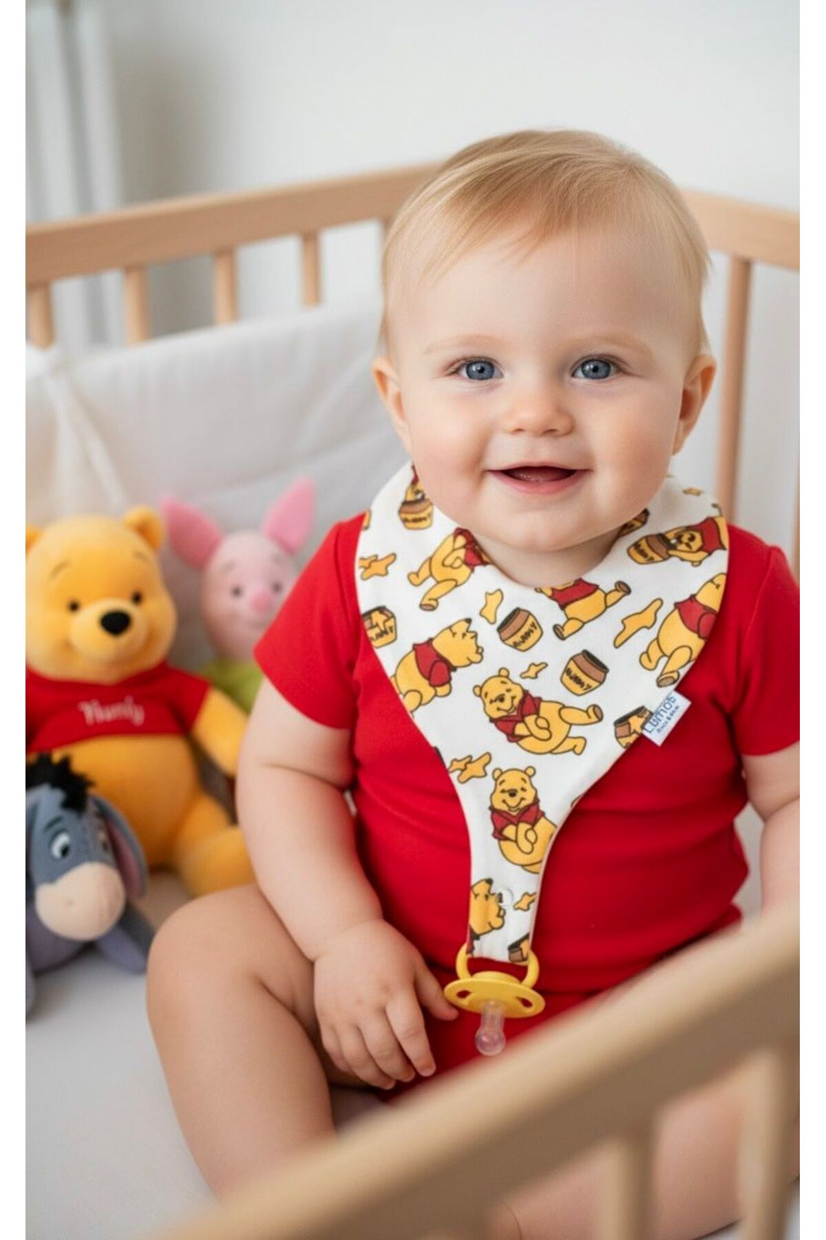 Lumos Trade Emzik Tutucu Mama Önlüğü - Winnie The Pooh Desenli %100 Pamuk Kumaş Emzik Askısı fotoğrafı 2 (önizleme)