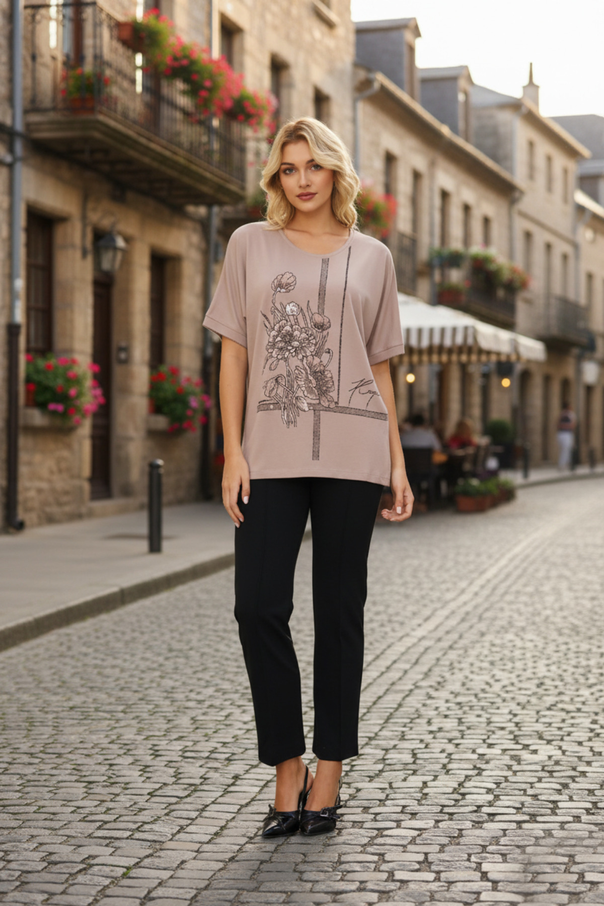 Vizon Çiçek Desenli Taş İşlemeli Kısa Kol Likralı Kadın Penye Bluz