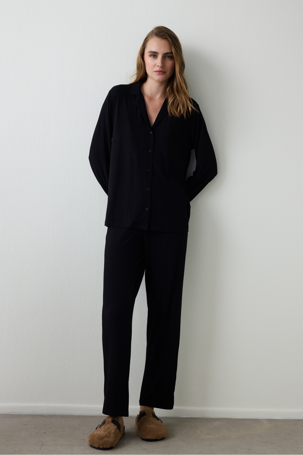 Penti Siyah Fitilli Gömlek Yaka Uzun Kollu Düğmeli Pijama Takımı