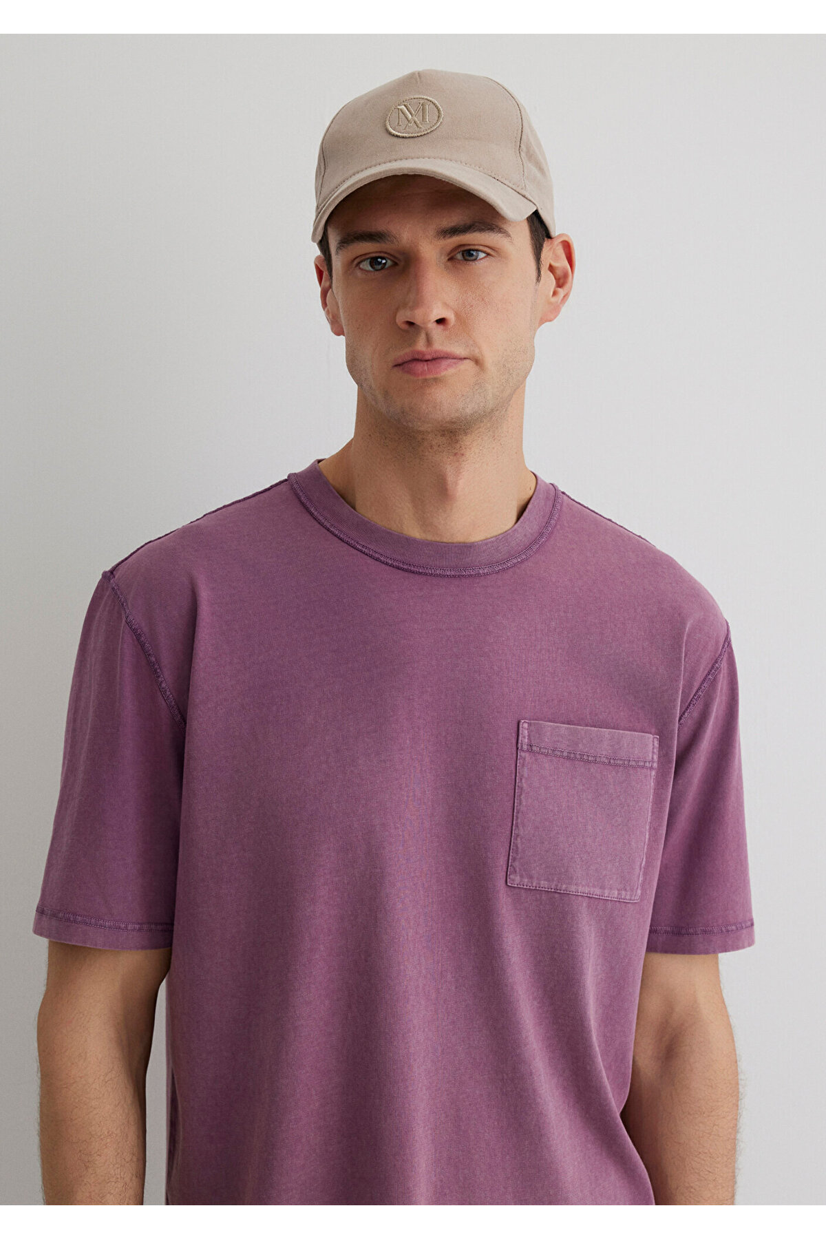 گلدوزی لوگو با طرح مهر روی کلاه بژ 0911881-27151 Mavi