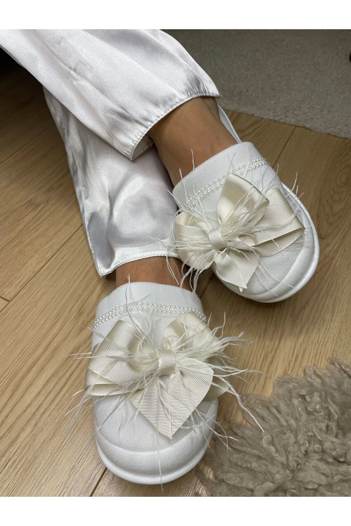 Rengarenk Minikler Anne Bebek Tüylü Fiyonk Lohusa Taç Terlik Seti – Taç – Taç fotoğrafı 2 (önizleme)