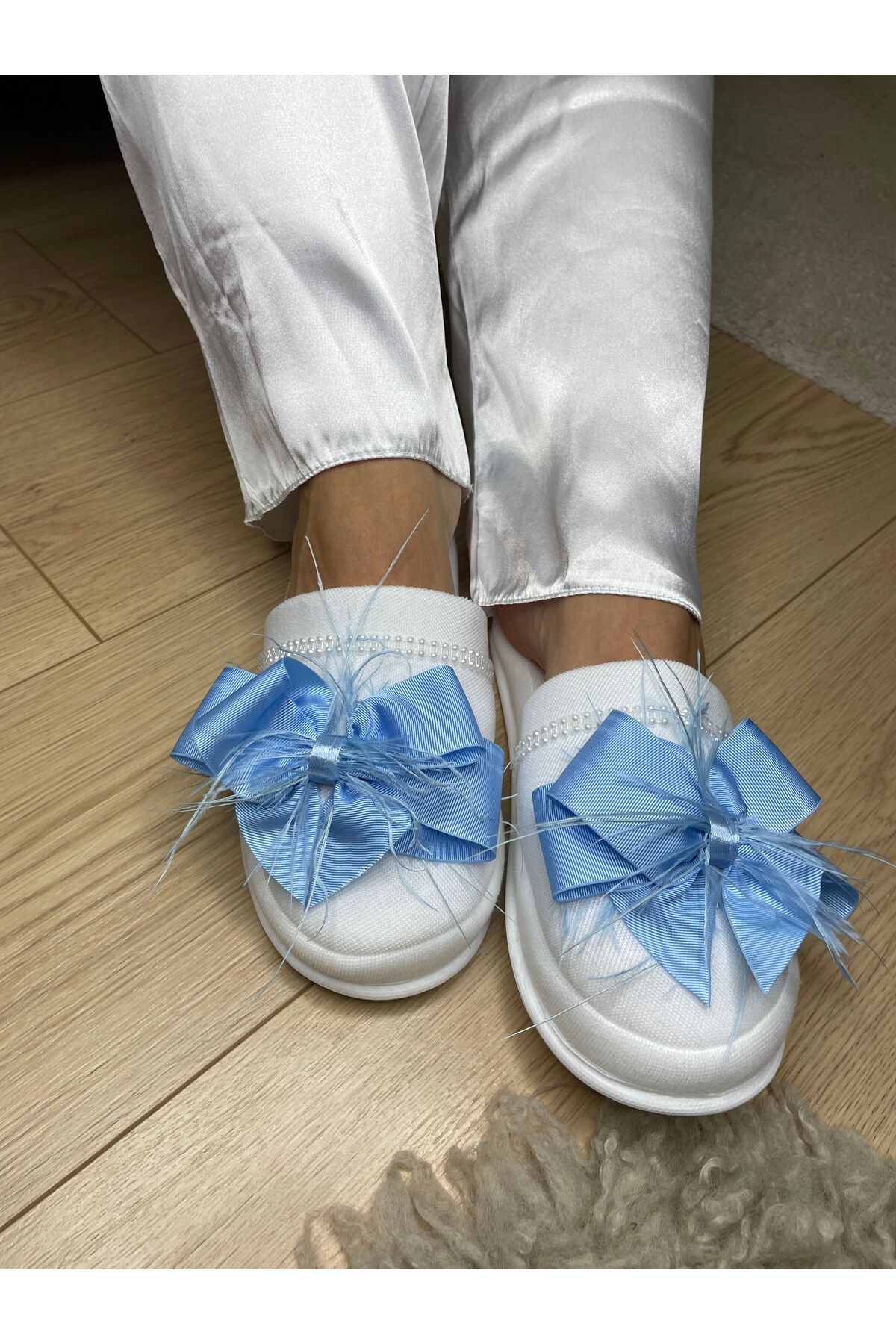 Rengarenk Minikler Mavi Fiyonklu Tüylü Anne Lohusa Terlik Taç Lohusa Seti – Lohusa Seti – Lohusa Seti fotoğrafı 6 (önizleme)