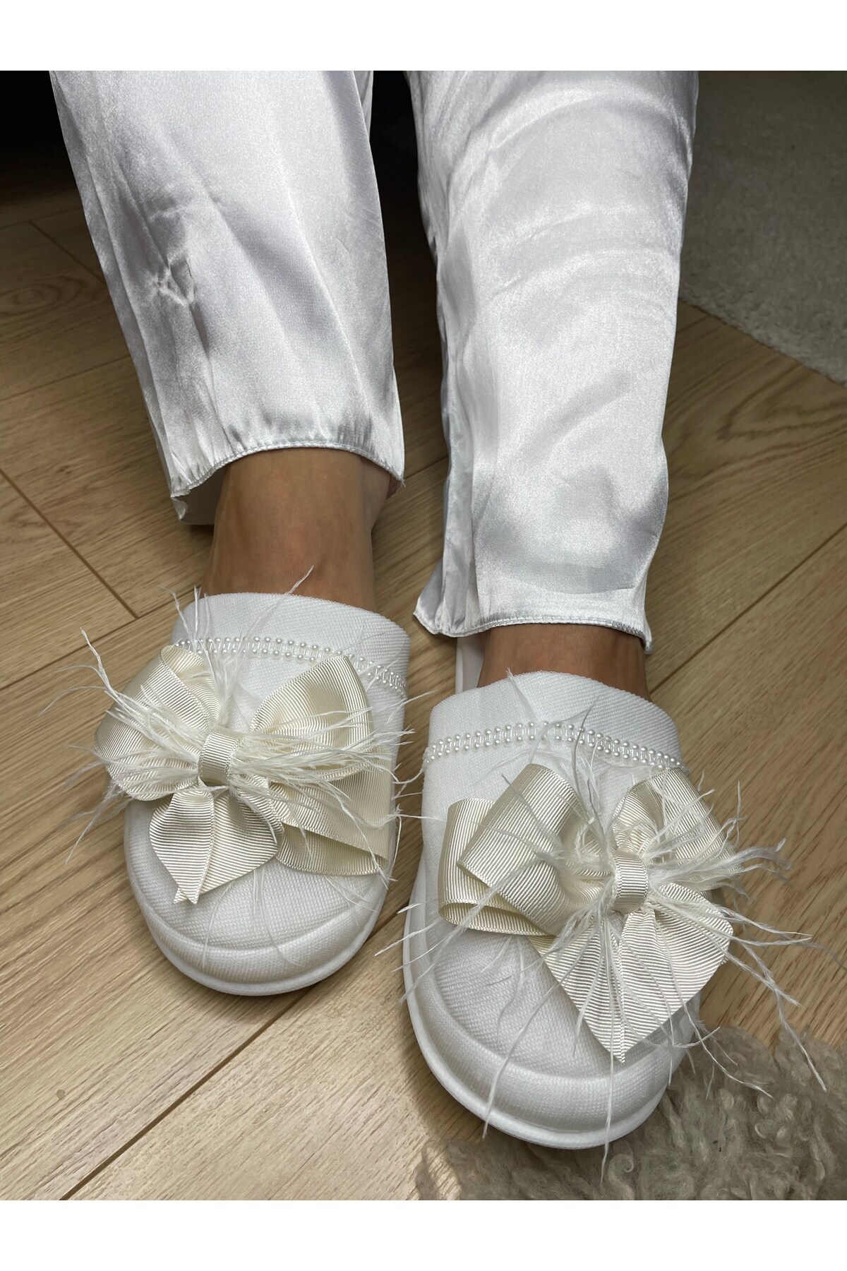 Rengarenk Minikler Anne Bebek Tüylü Fiyonk Lohusa Taç Terlik Seti – Taç – Taç fotoğrafı 7 (önizleme)