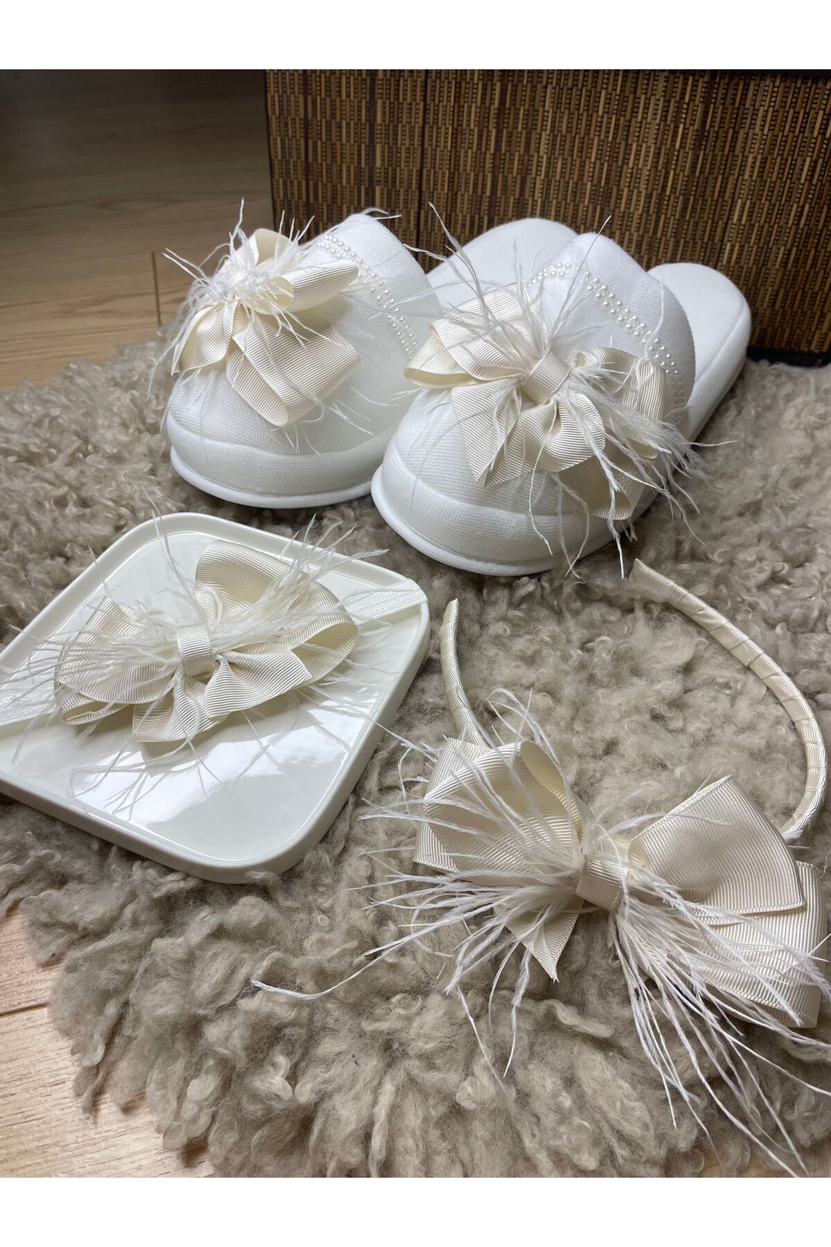 Rengarenk Minikler Anne Bebek Tüylü Fiyonk Lohusa Taç Terlik Seti – Taç – Taç fotoğrafı 4 (önizleme)