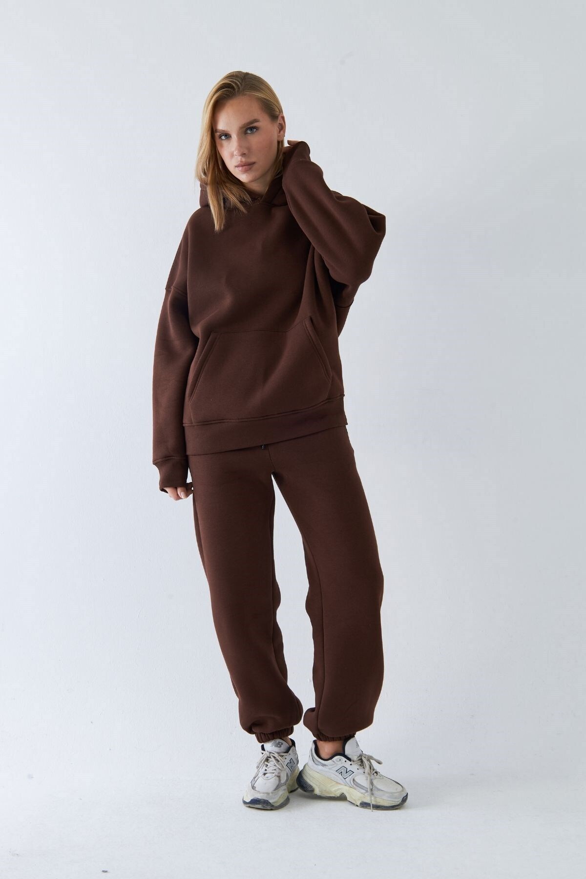 Oversize Unisex Eşofman Takımı Kahverengi – Basic, 3 İplik Polar; Kapüşonlu Üst, Lastikli Alt — قهوه‌ای PRA-13092179-844078 — تصویر 6 از 8