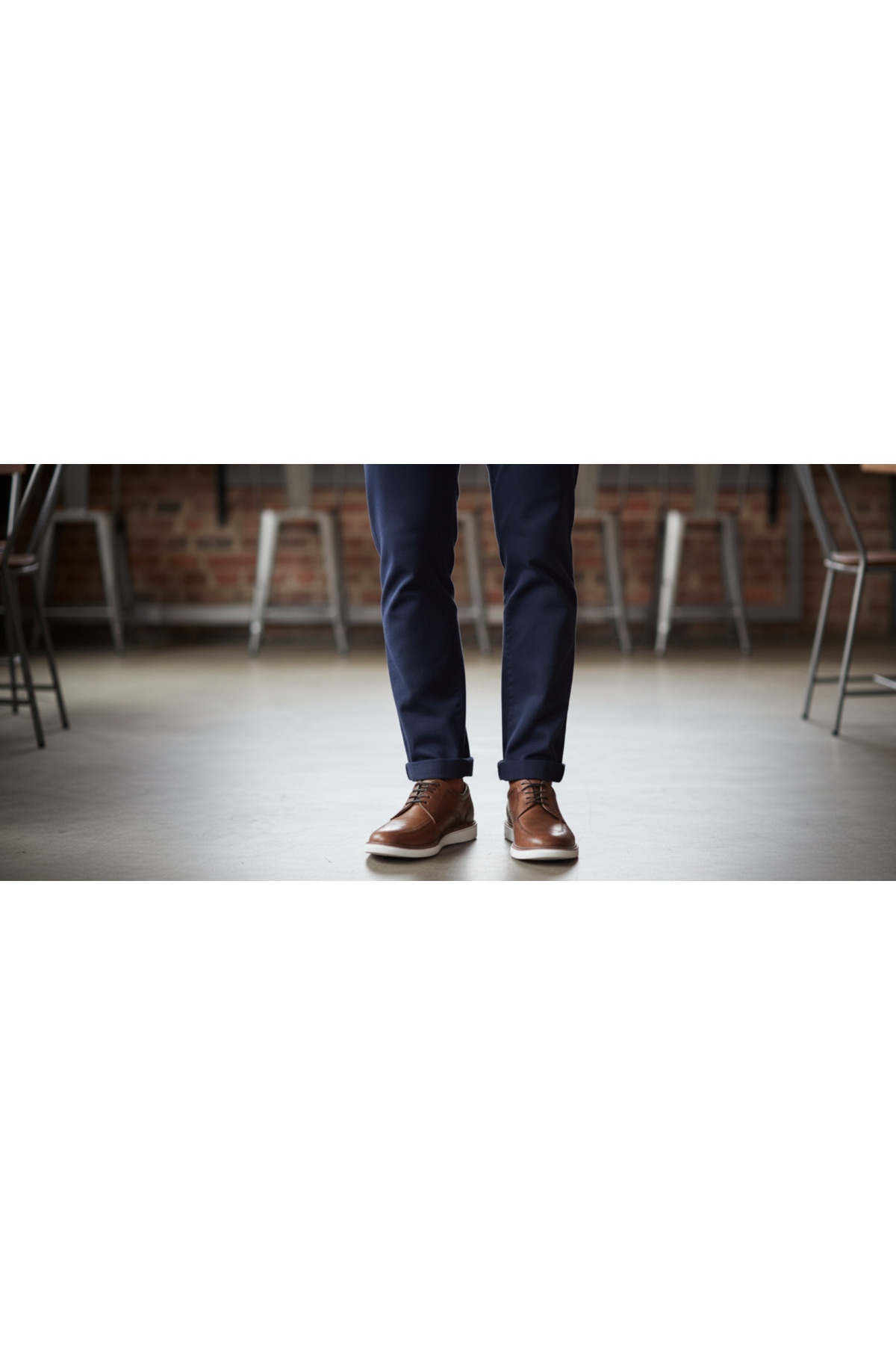 کفش ورزشی کلاسیک چرم طبیعی بنددار به رنگ قهوه‌ای روشن، زیره EVA سفید، مدل GR0429 Growish