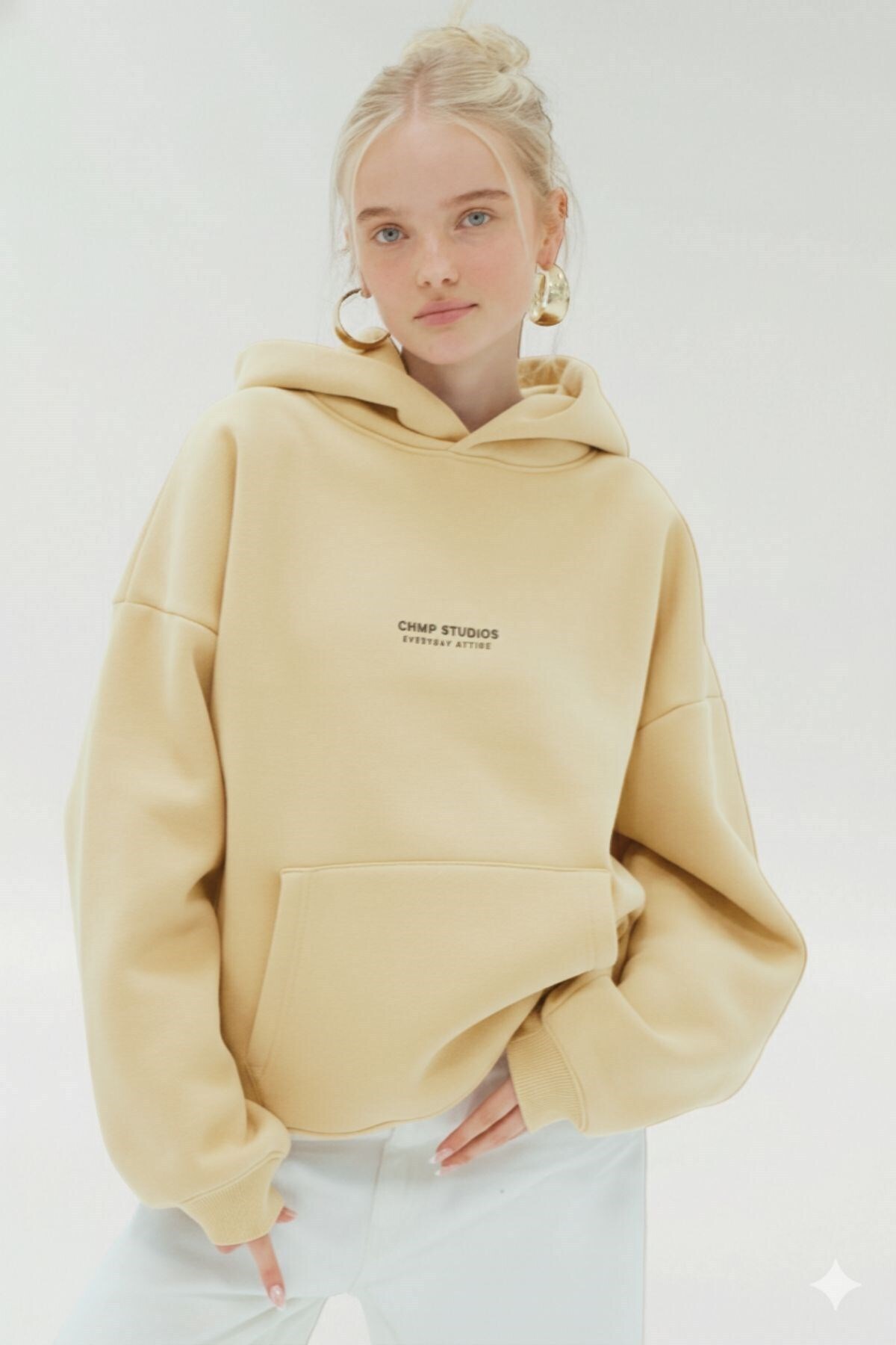 The Champ Clothing Жіночий оверсайз-светр з капюшоном CHMP SUDIOS жовтий – з капюшоном, 3 нитки, кишені-кенгуру