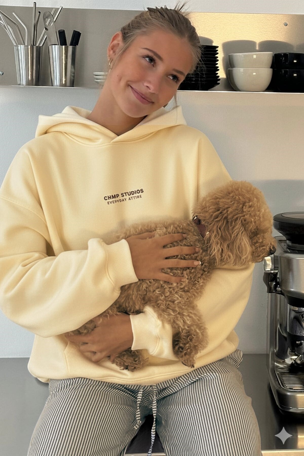 The Champ Clothing Жіночий оверсайз-светр з капюшоном CHMP SUDIOS жовтий – з капюшоном, 3 нитки, кишені-кенгуру