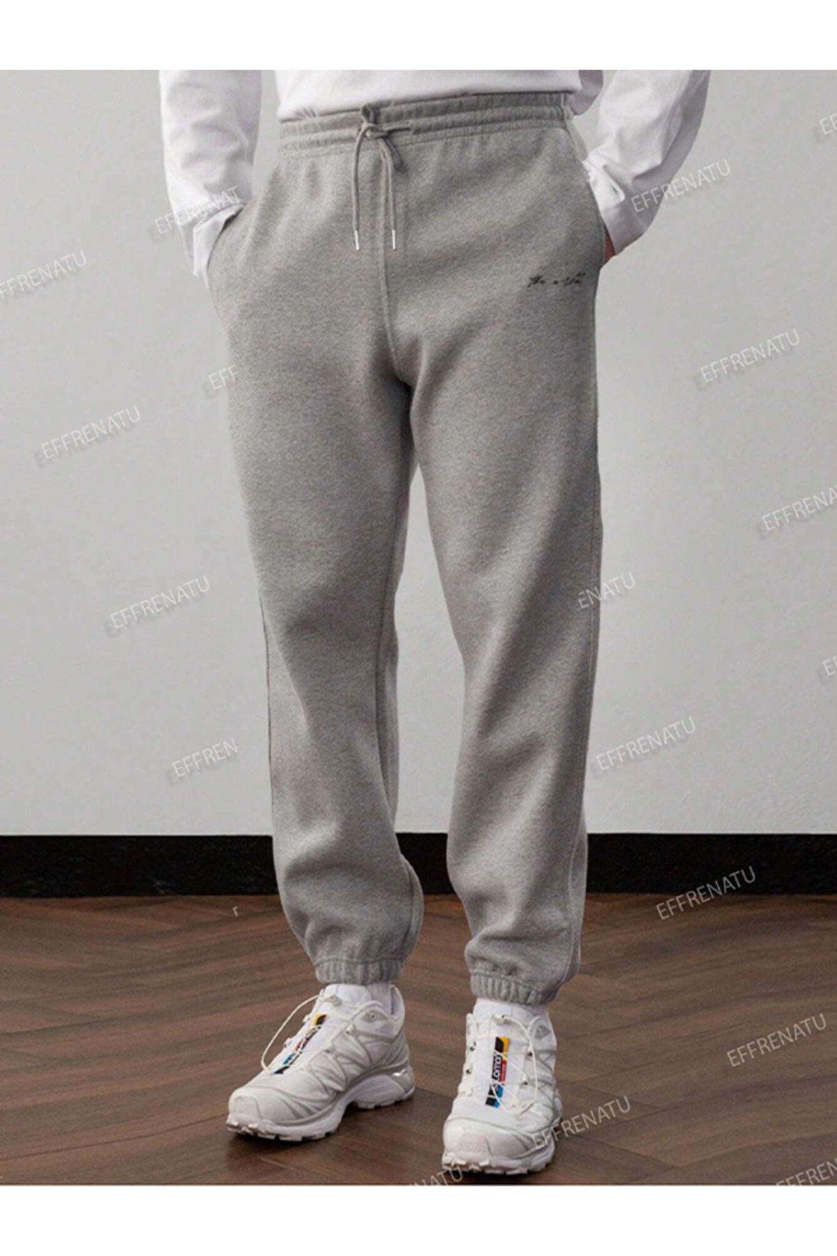 طقم بدلة رياضية من hila moda مزود بسحاب وطبعات قصة...