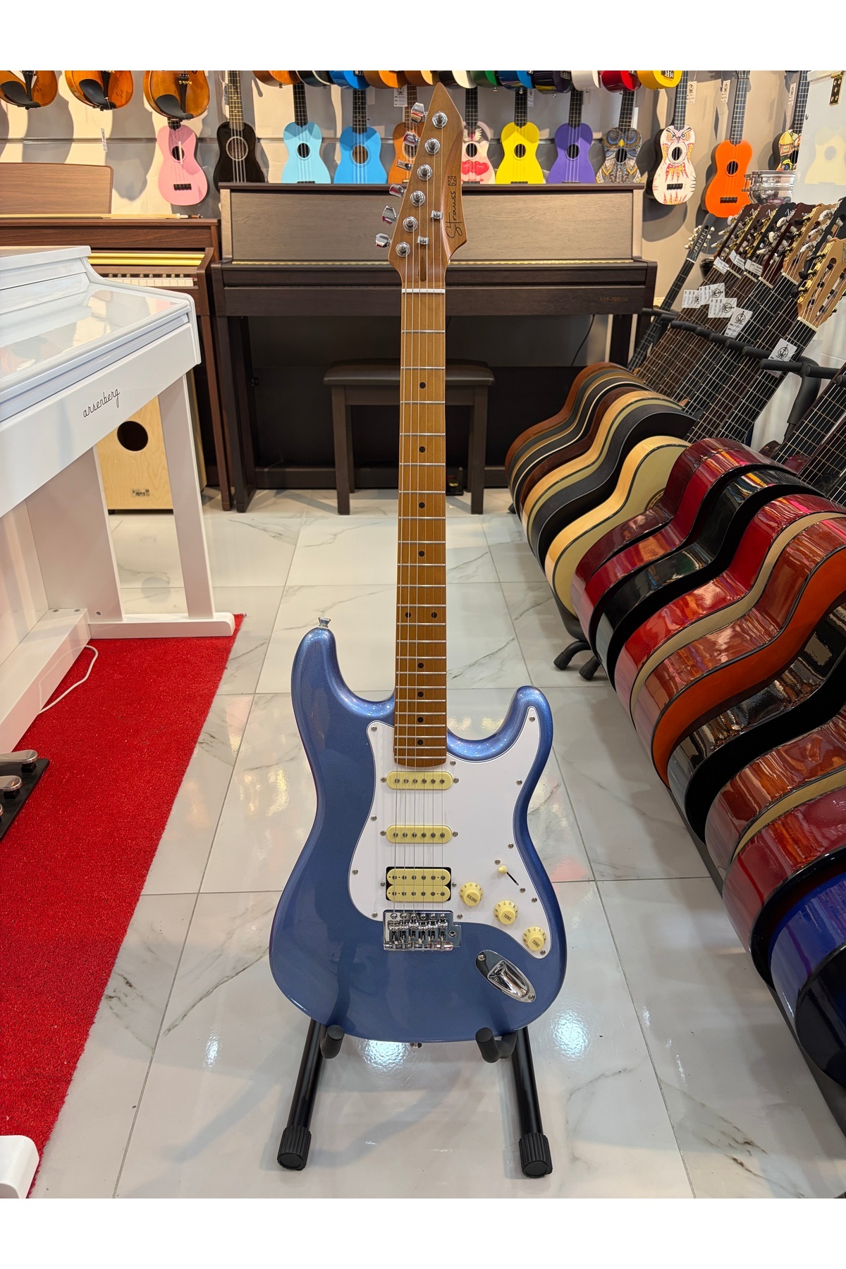 GMC MUSIC STORE Elektro Gitar Seti Hss Manyetik ( Kılıf,pena,yedek tel,akort aleti)