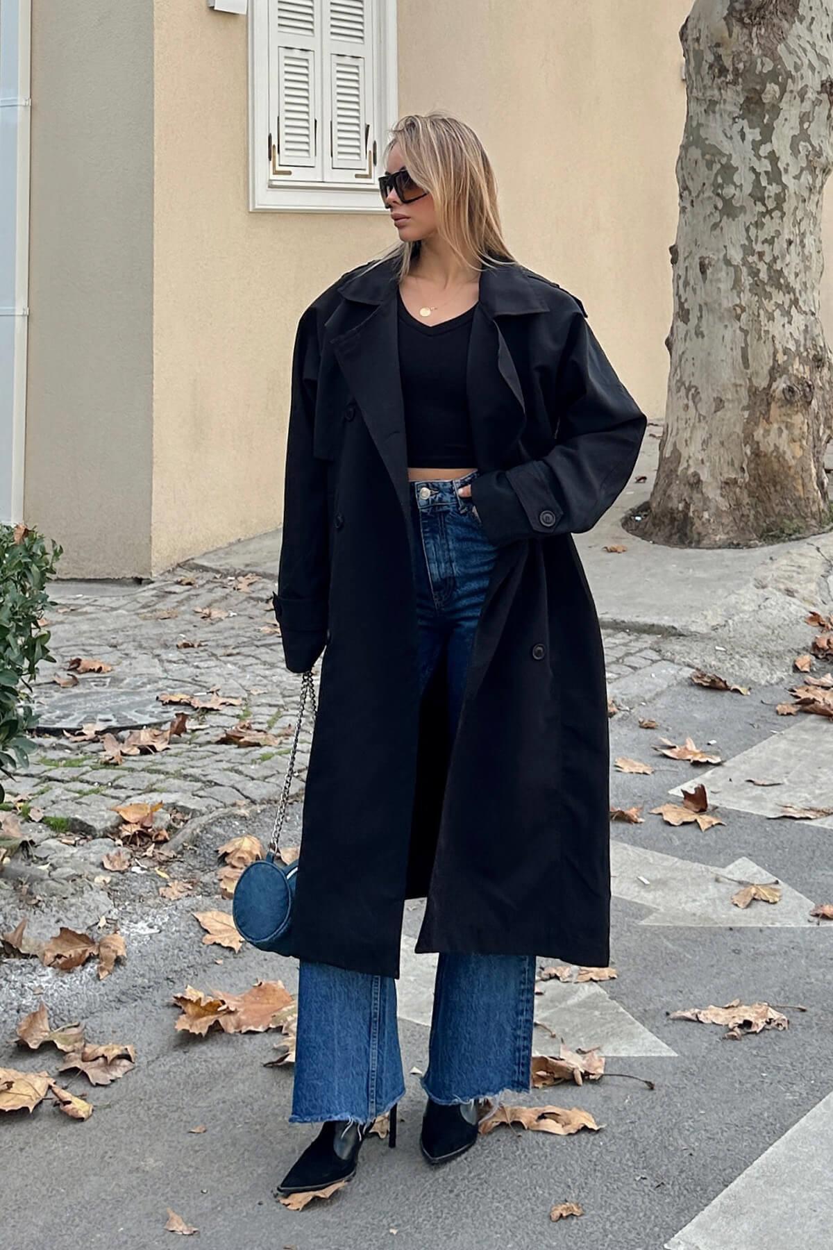 Swist  Siyah Oversize Kuşaklı Kruvaze Yaka Apoletli Kadın Midi Trençkot - Görsel 4