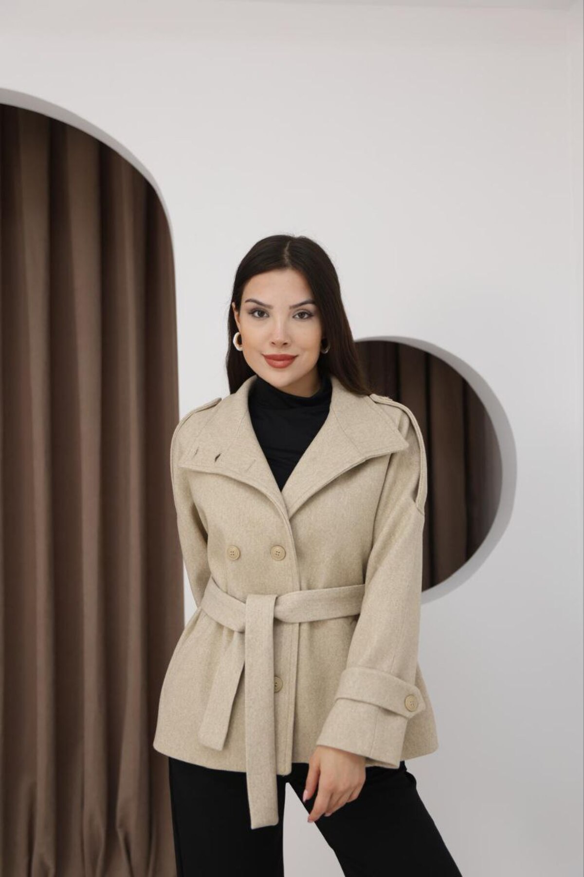 SLAY BUTİK  Dik Yaka Dönüştürülebilir Yakalı Kuşaklı Kısa Kaşe Kaban - Görsel 3