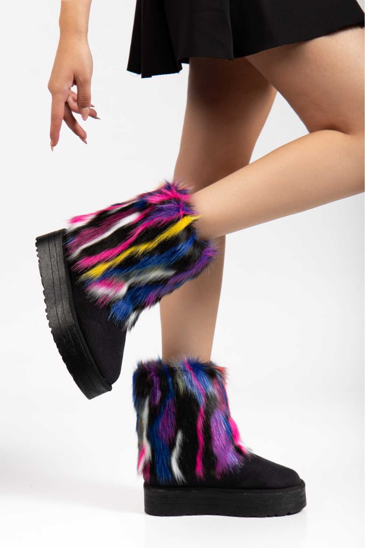 Siyah Süet İçi Ve Dışı Kürklü Kalın Taban Kadın Kışlık Bot