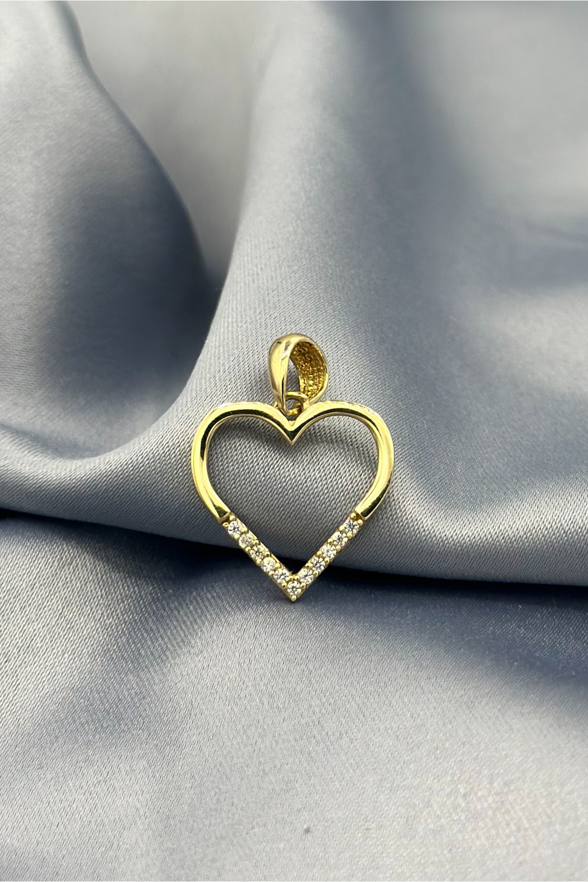 Dağıstanlı Kuyumculuk 14 Ayar Altın Zirkon Taşlı Kalp Çerçeve Kolye Ucu