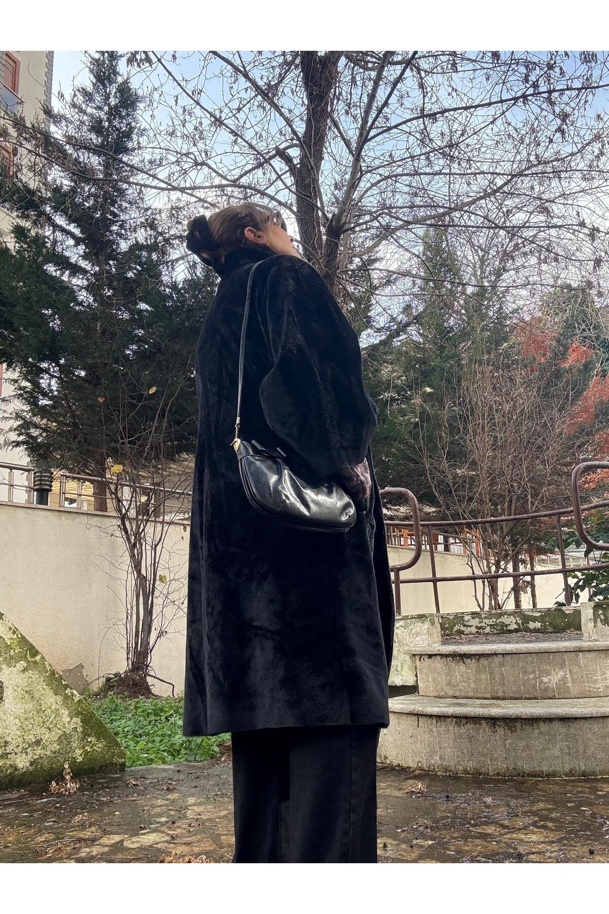 Retrokare  Siyah İthal Oversize İnce Peluş Palto - Görsel 6