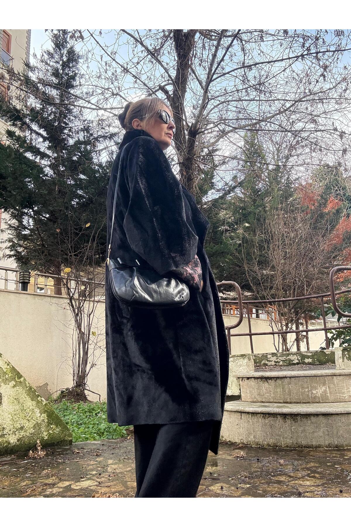 Retrokare  Siyah İthal Oversize İnce Peluş Palto - Görsel 7