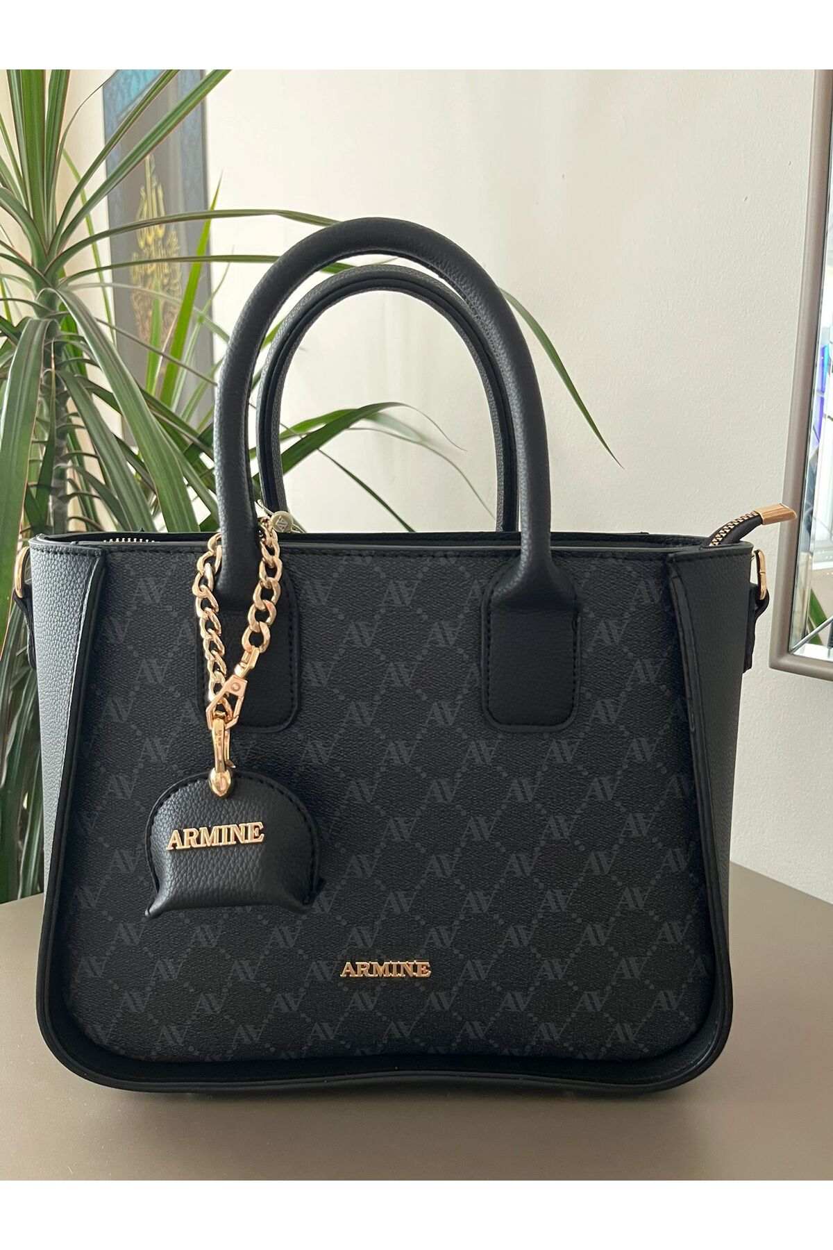 New Trend 419 Black Dot Bag