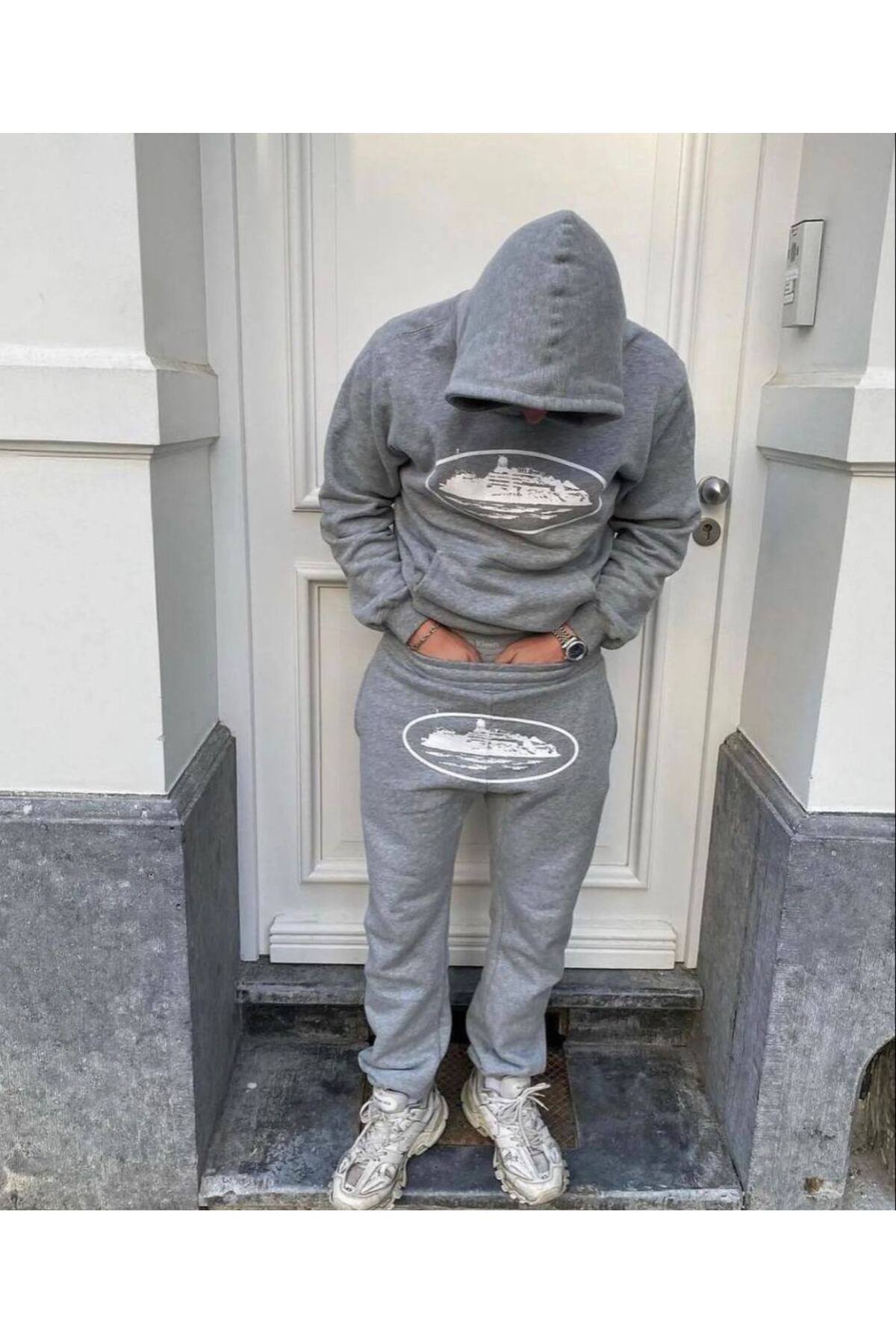Unisex 3 İplik Kapüşonlu Kanguru Cepli Sweatshirt ve Eşofman Altı Takım Büyük Logo Baskılı — خاکستری TH0024