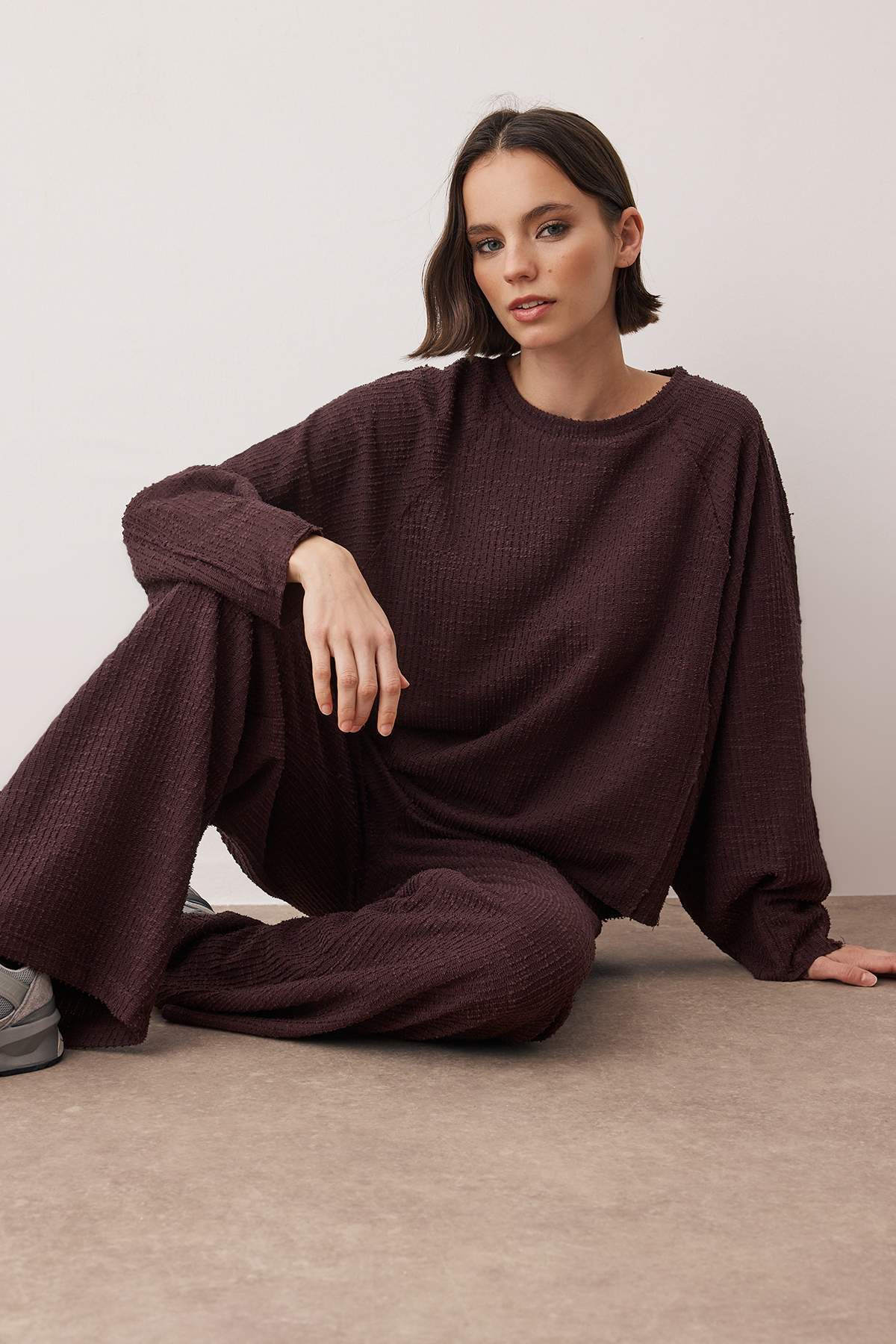 Trendyolmilla  Kahverengi Dokulu Oversize/Geniş Kalıp Esnek Örme Alt - Üst Takım TWOAW26AU00134