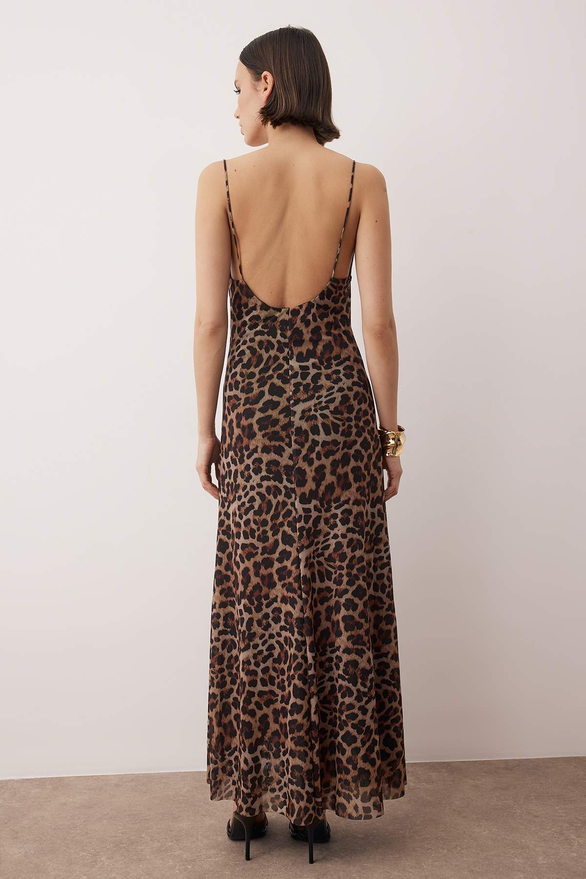 Trendyolmilla  Çok Renkli Vücuda Oturan Leopar Desenli Degaje Yaka Tül Abiye Gece Mezuniyet Elbisesi TPRSS24EL00285 - Görsel 8