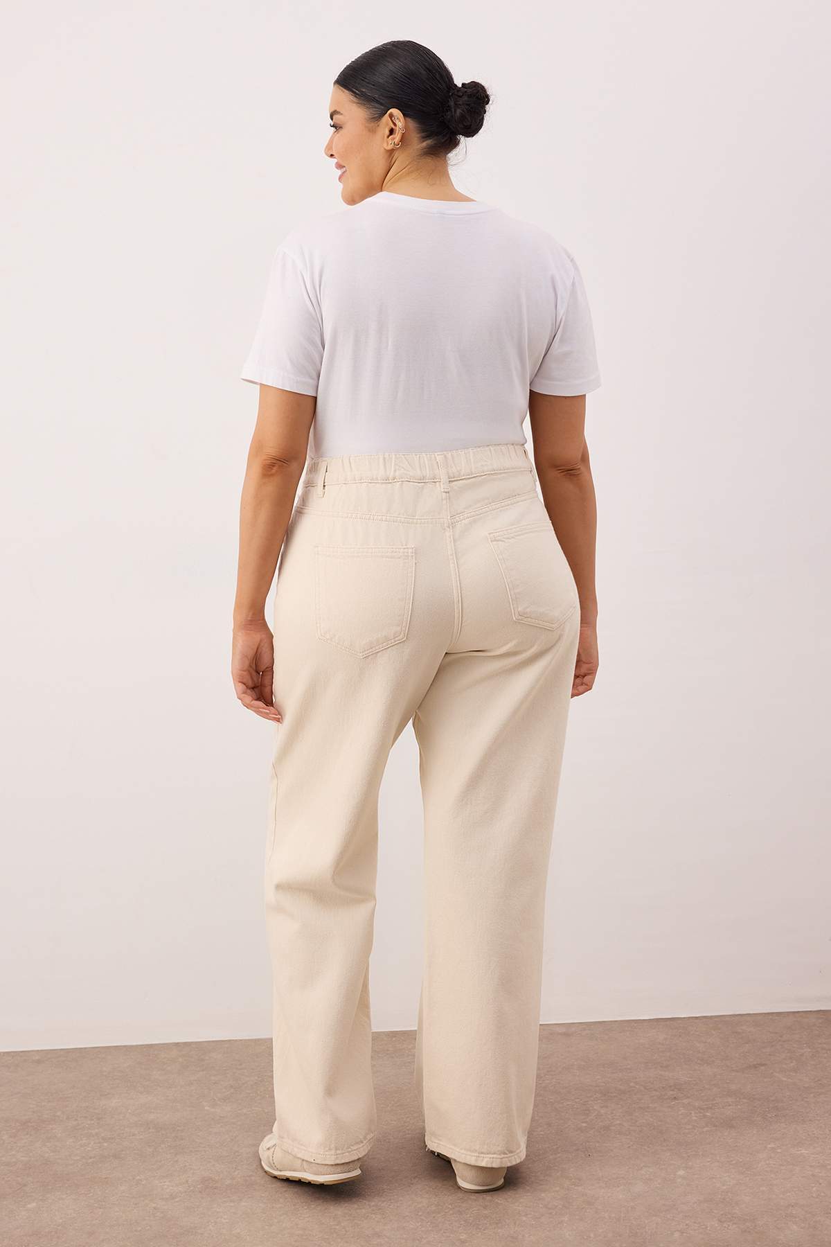 Trendyolmilla  Ekru Beli Lastikli ve Ayarlanabilir Wide Leg Geniş Paça Büyük Beden Pantolon TBBAW26AR00018 - Görsel 4