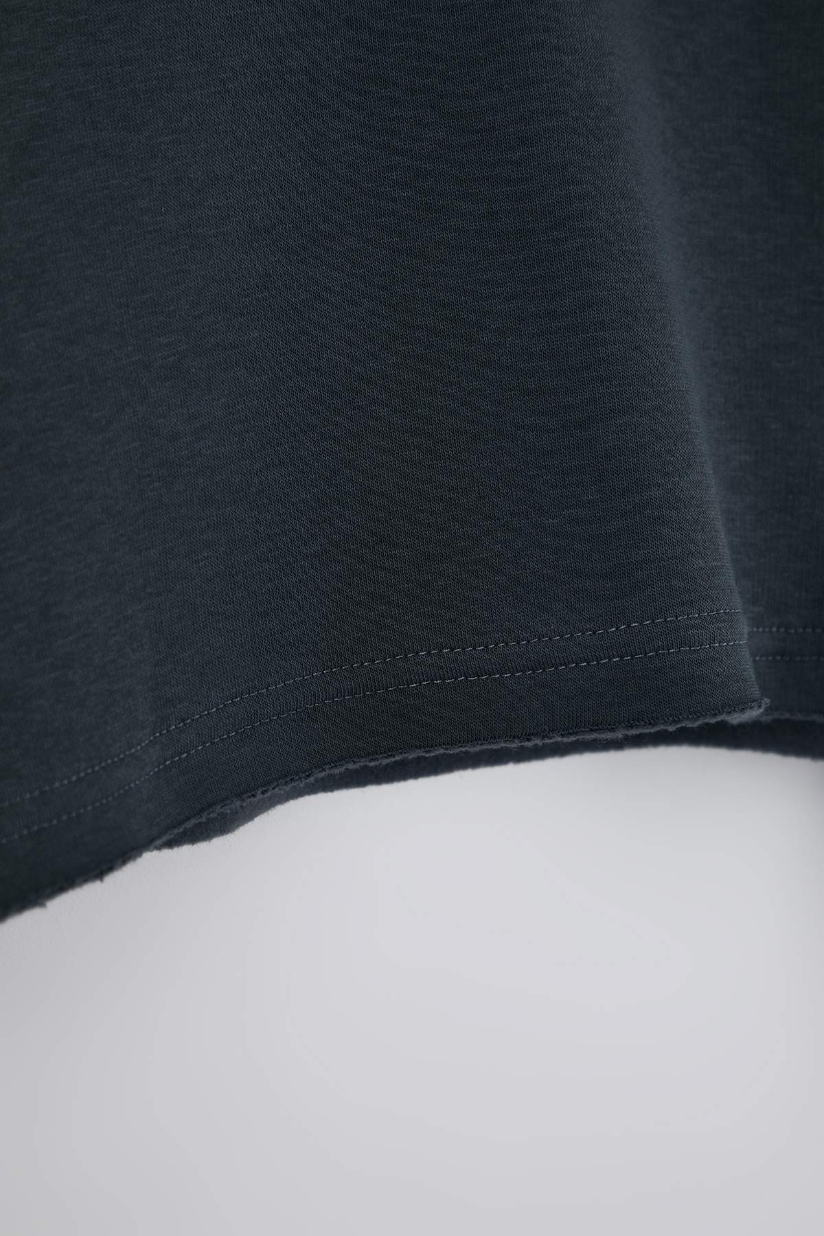 Trendyolmilla  Antrasit Kalın İçi Polarlı Bisiklet Yaka Crop Örme Sweatshirt TWOAW26SW00093 - Görsel 6