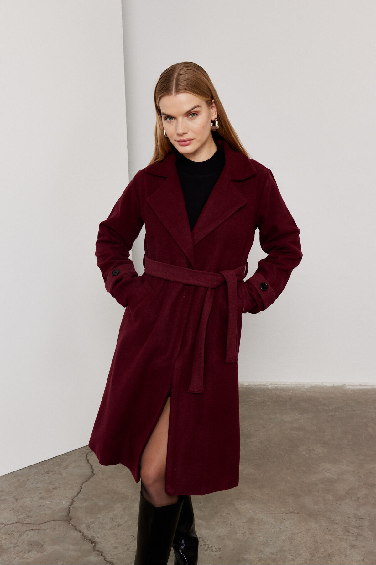 SevdeUgur  Kuşaklı Kolu Düğmeli Mürdüm Kaşe Kaban / Sevde Ugur - Görsel 3