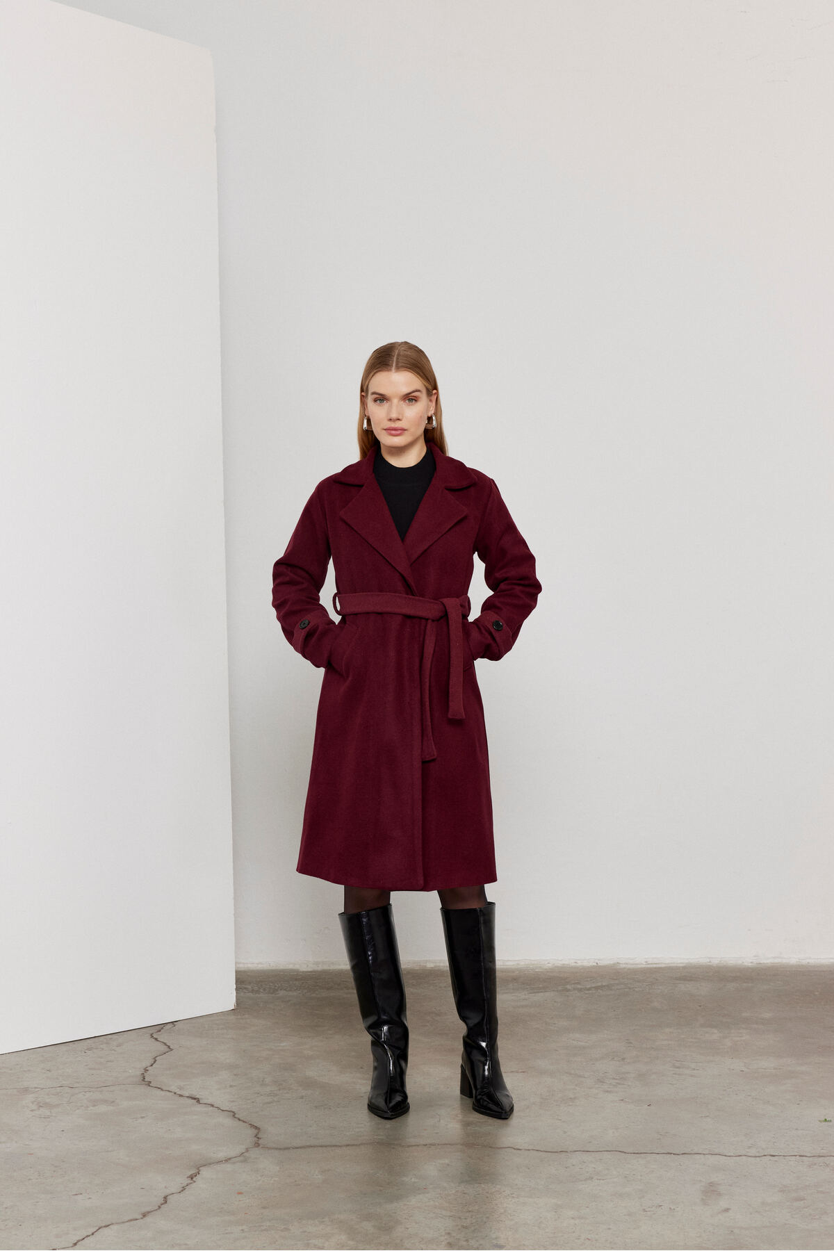 SevdeUgur  Kuşaklı Kolu Düğmeli Mürdüm Kaşe Kaban / Sevde Ugur - Görsel 5