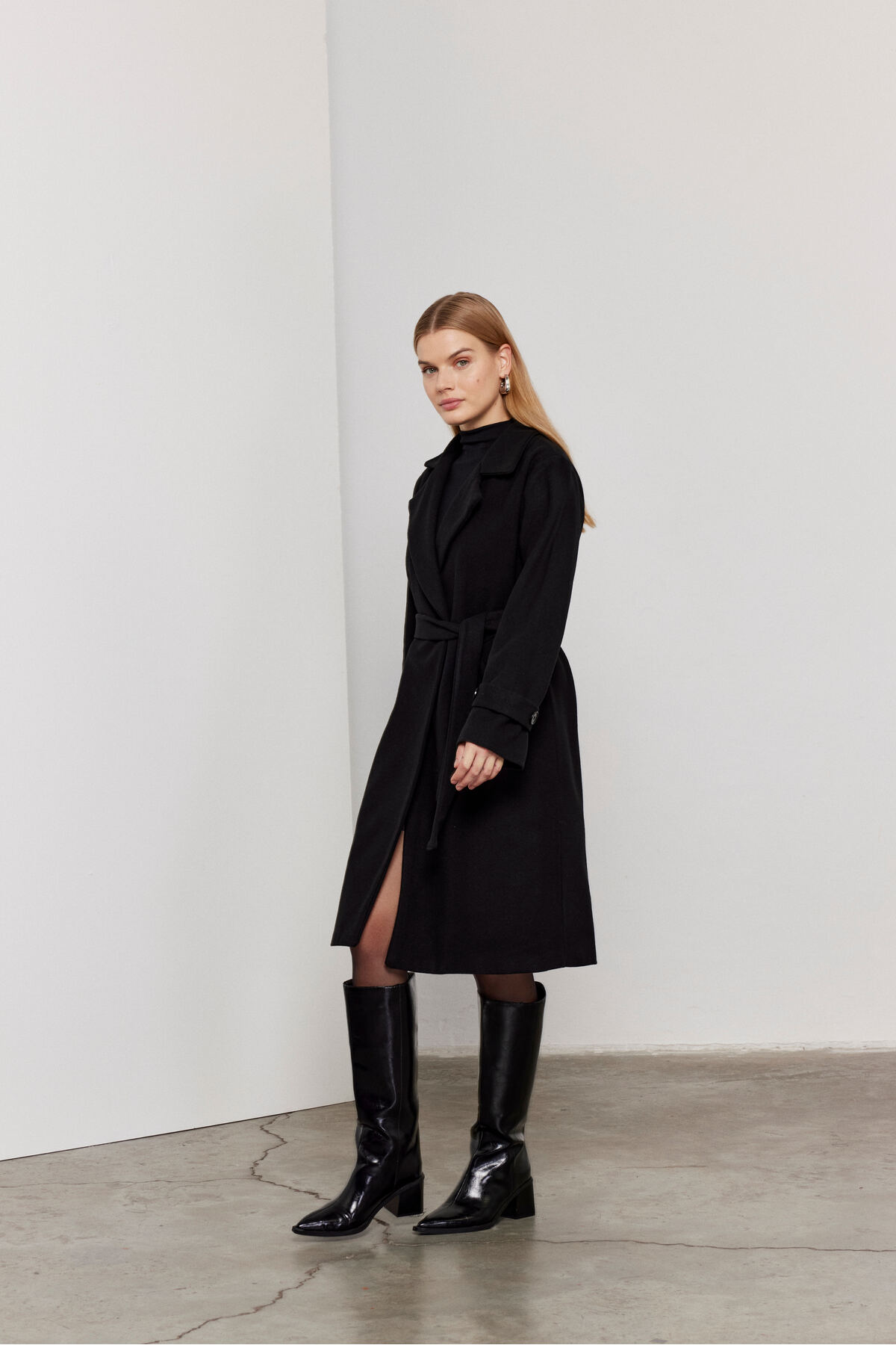 SevdeUgur  Kuşaklı Siyah Kaşe Kaban / Collection - Görsel 3