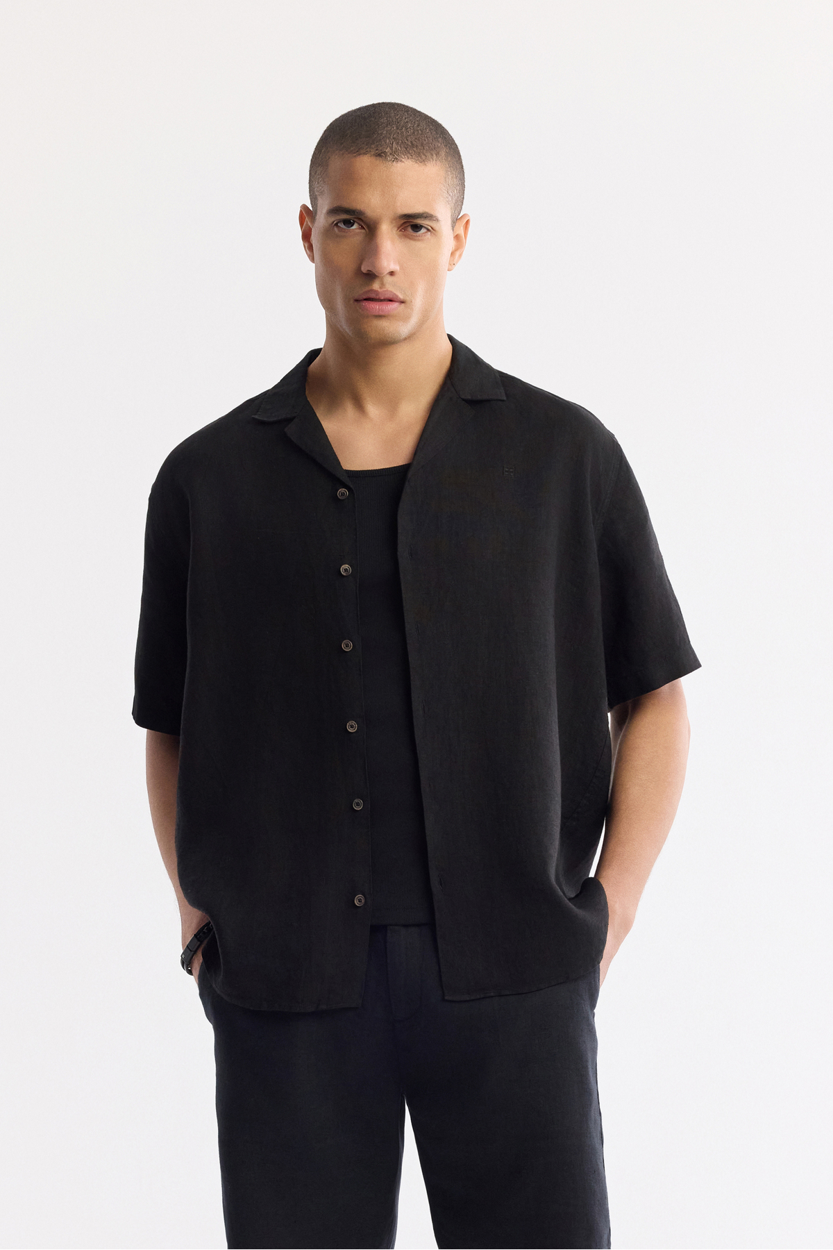 آوا پیراهن مردانه آستین کوتاه یقه آپاج مشکی، ۱۰۰٪ کتان، سایز بزرگ، A51Y2209