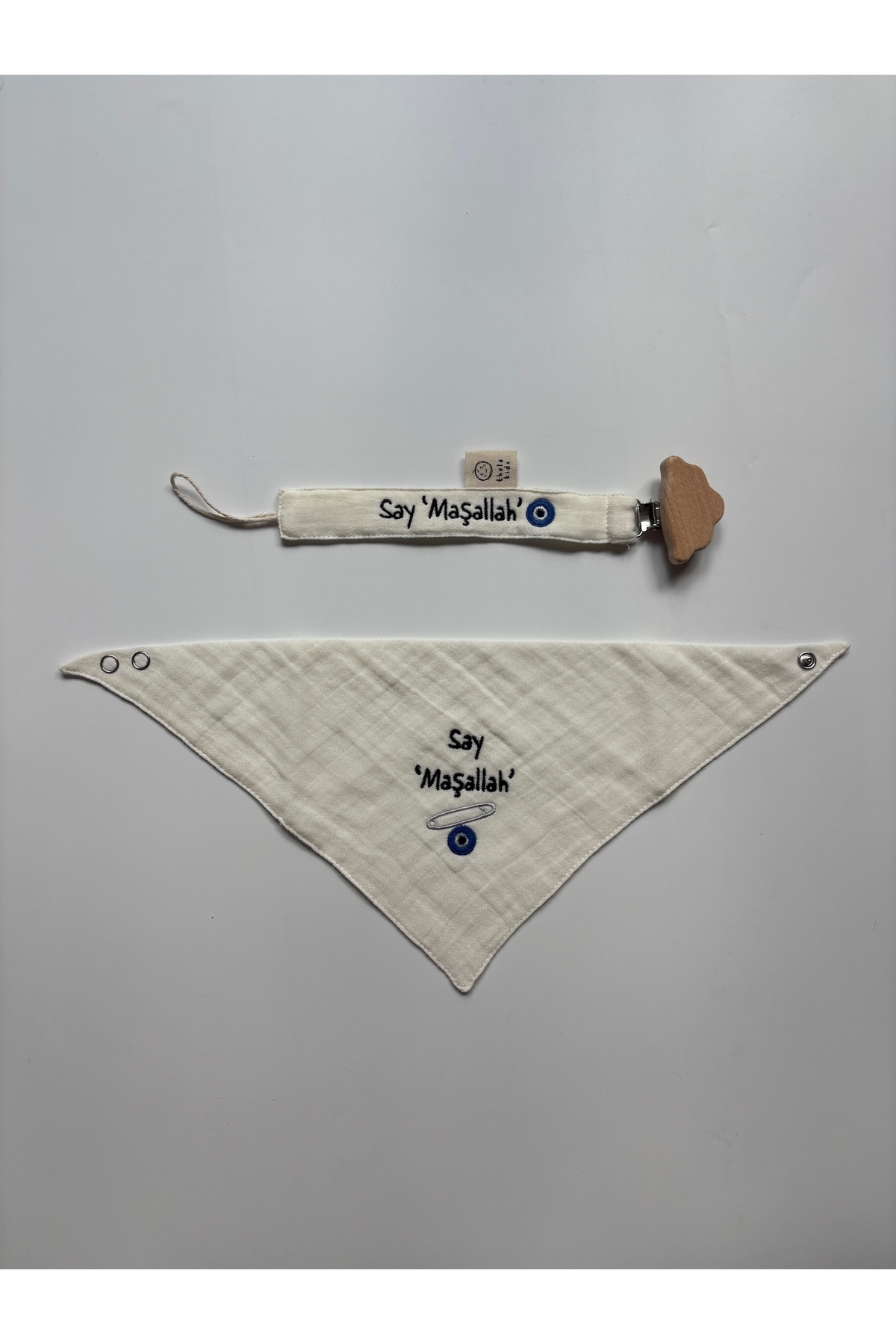 THELAKIDS Say ‘Maşallah’ 2’li Set – Emzik Askısı & Fular Önlük fotoğrafı 5 (önizleme)