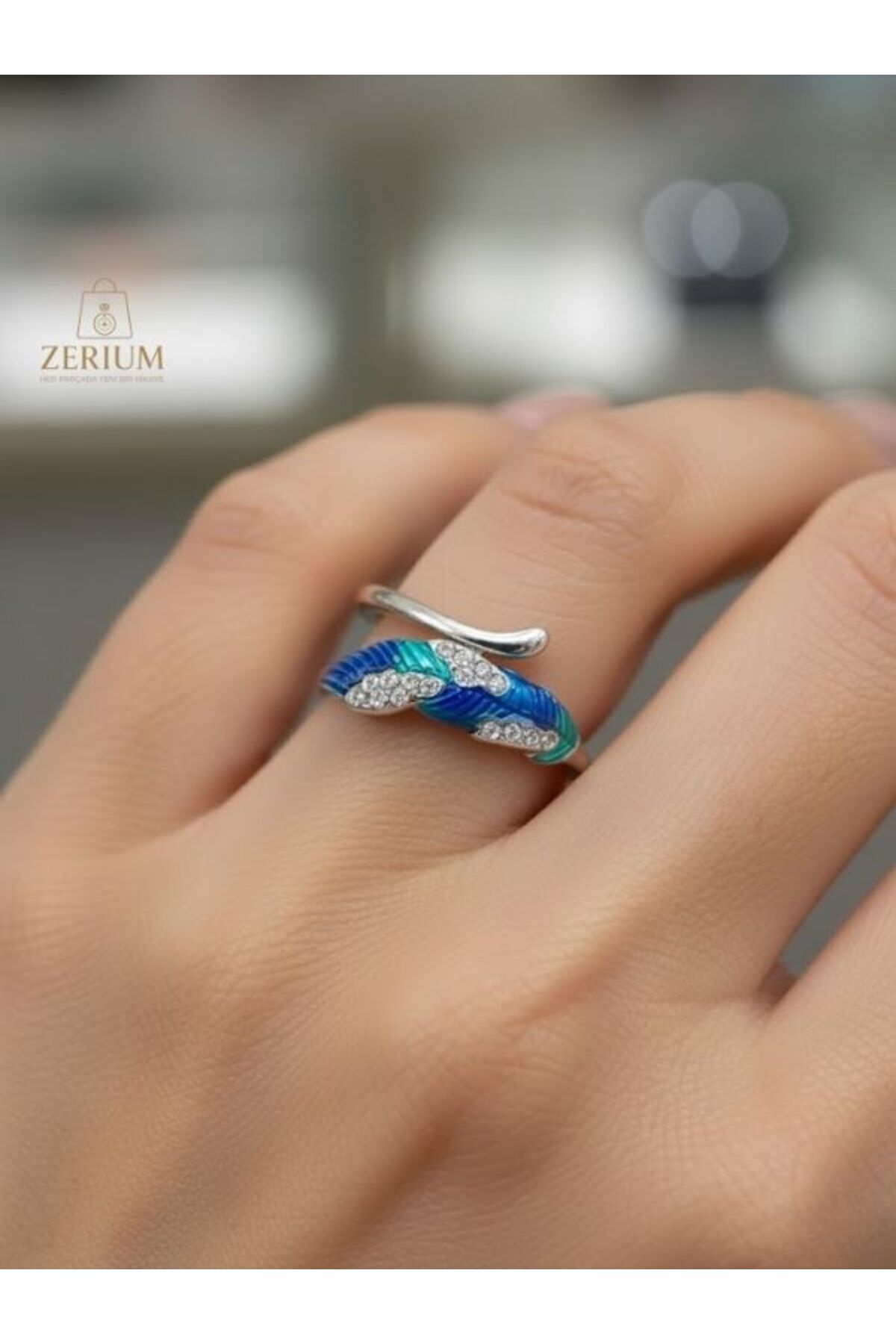 Mystic Feather – Adjustable Women's Ring with Silver Blue Green Gemstone