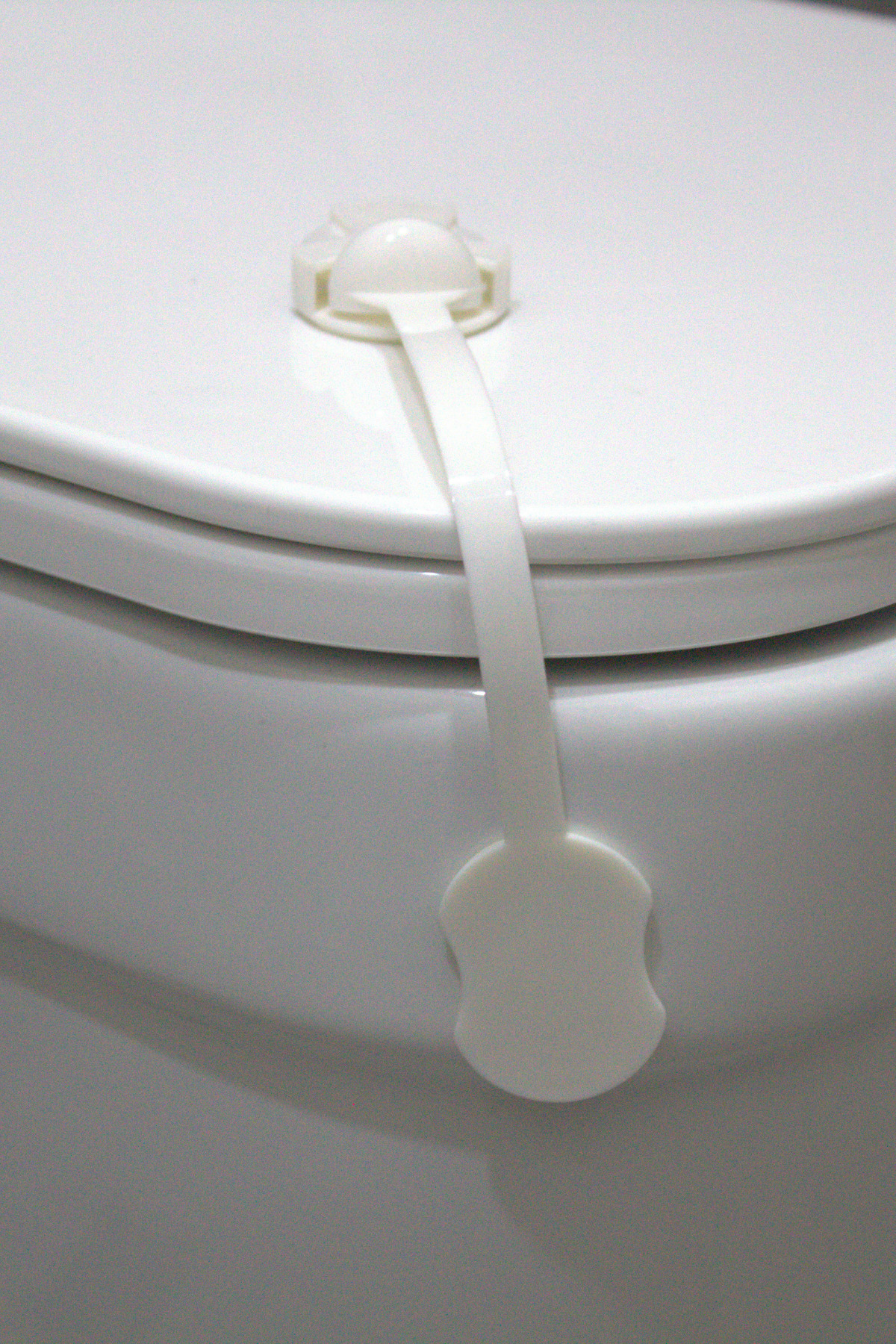 Miningaa İz Bırakmaz Bantlı Kolay Montaj Esnek Ayarlanabilir Klozet Kilidi fotoğrafı 2 (önizleme)