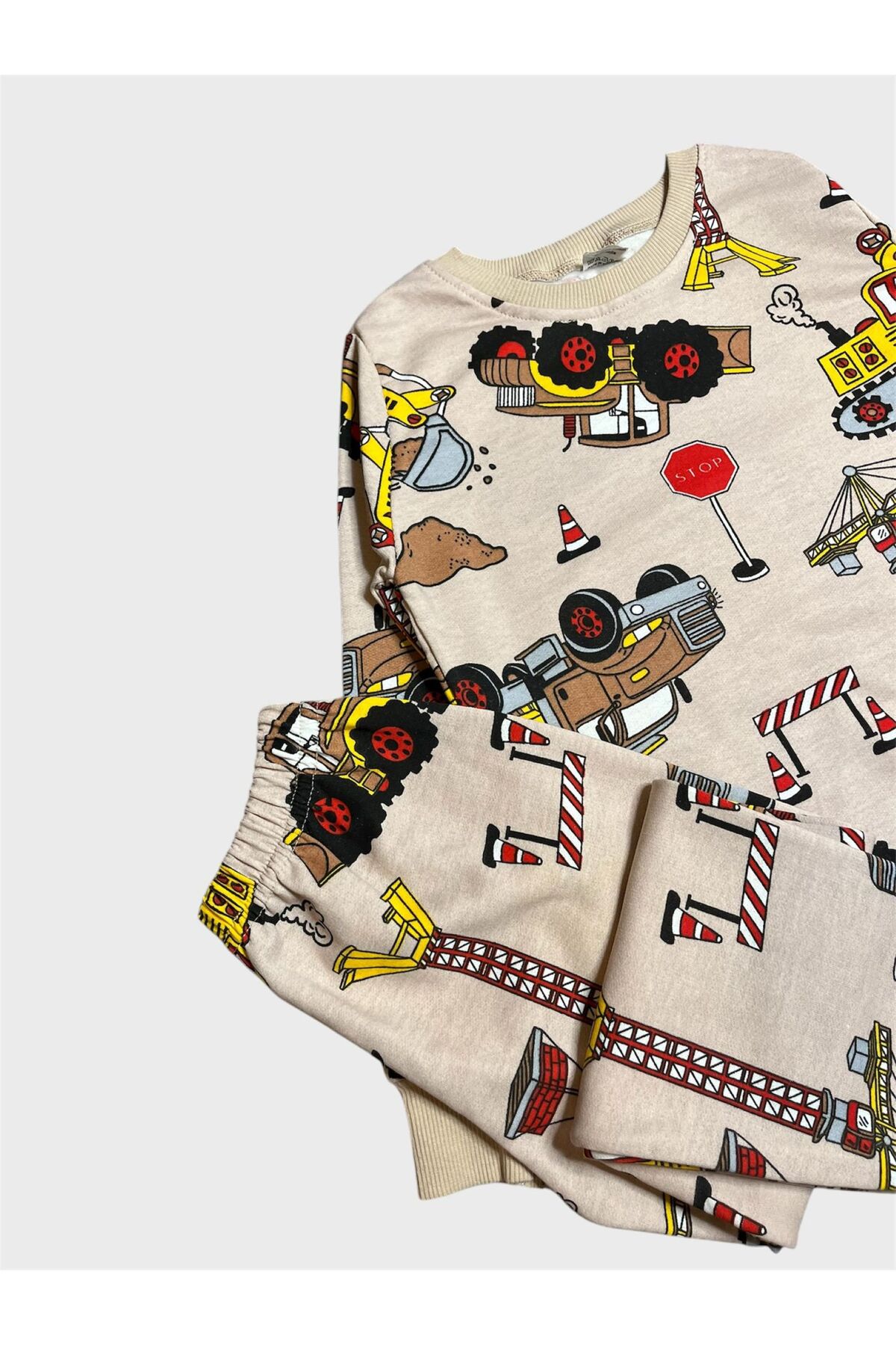 ALİŞ KİDS Erkek Çocuk Pamuklu Şardonlu Bej Rengi İş Makinesi Kamyon Desenli Uzun Kollu Kışlık Pijama Takımı fotoğrafı 3 (önizleme)