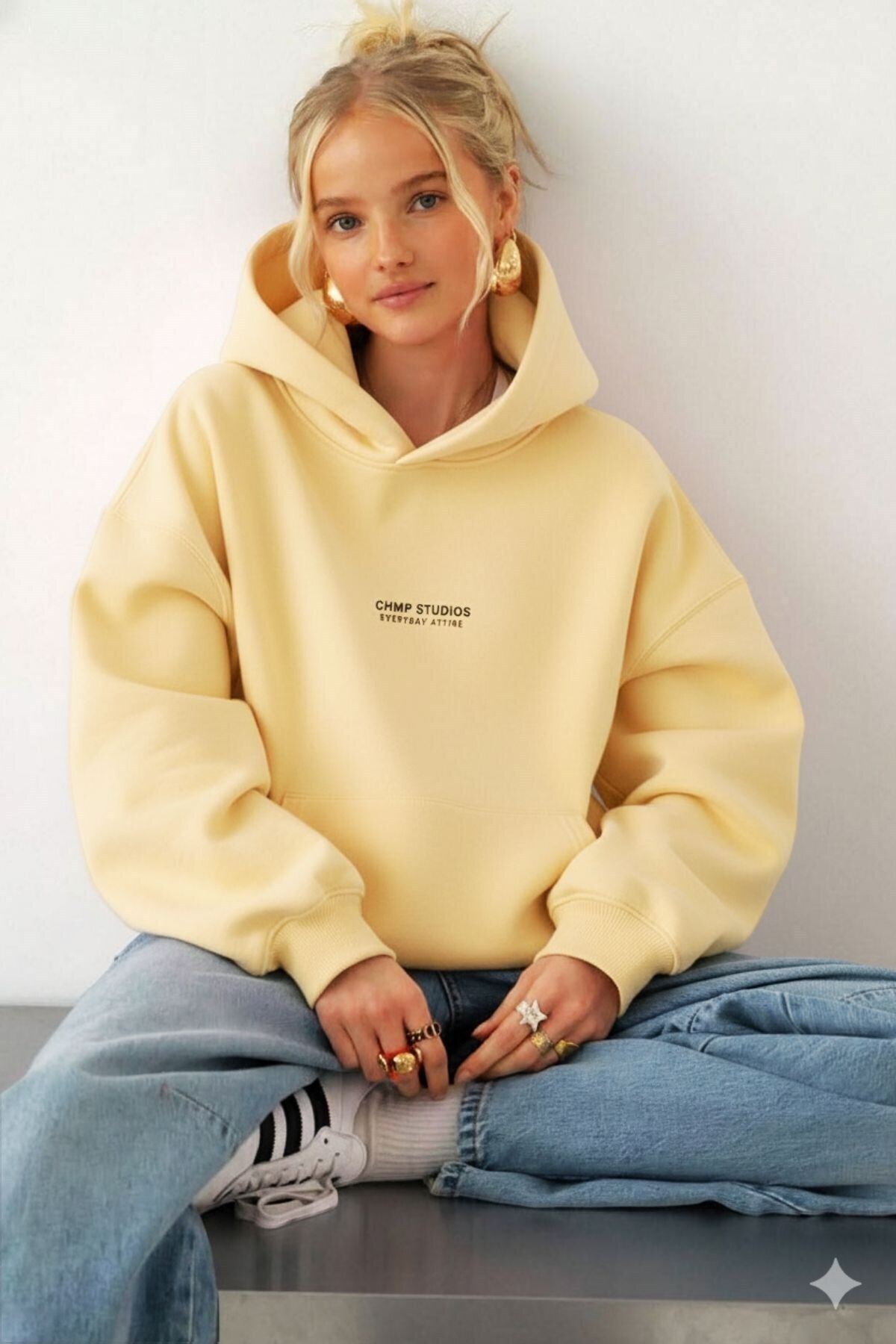 The Champ Clothing Жіночий оверсайз-светр з капюшоном CHMP SUDIOS жовтий – з капюшоном, 3 нитки, кишені-кенгуру