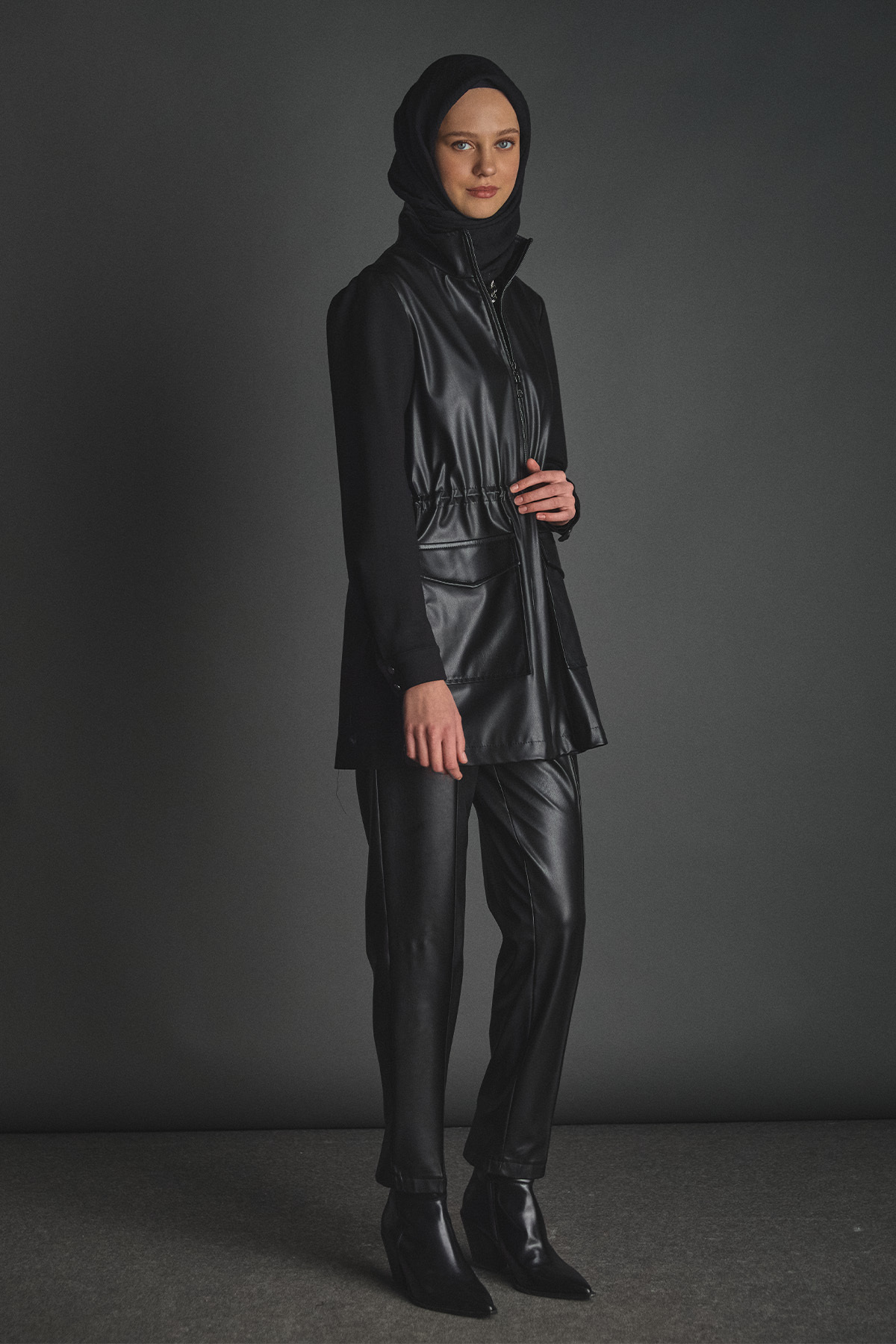 کاپشن چرم مصنوعی با دو جیب زیپ‌دار Setrms