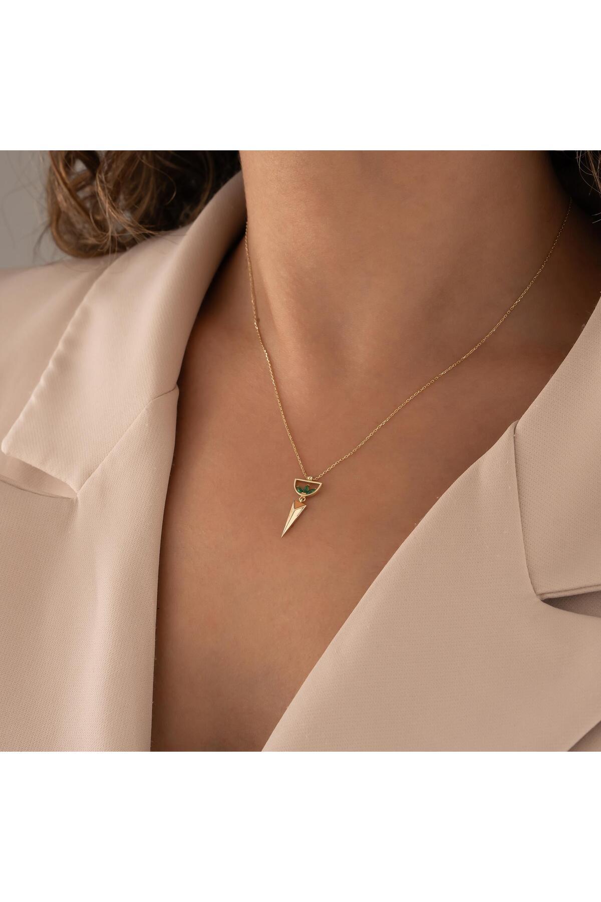 hakan mücevherat Yeşil Taşlı Üçgen 14 Ayar Altın Kolye