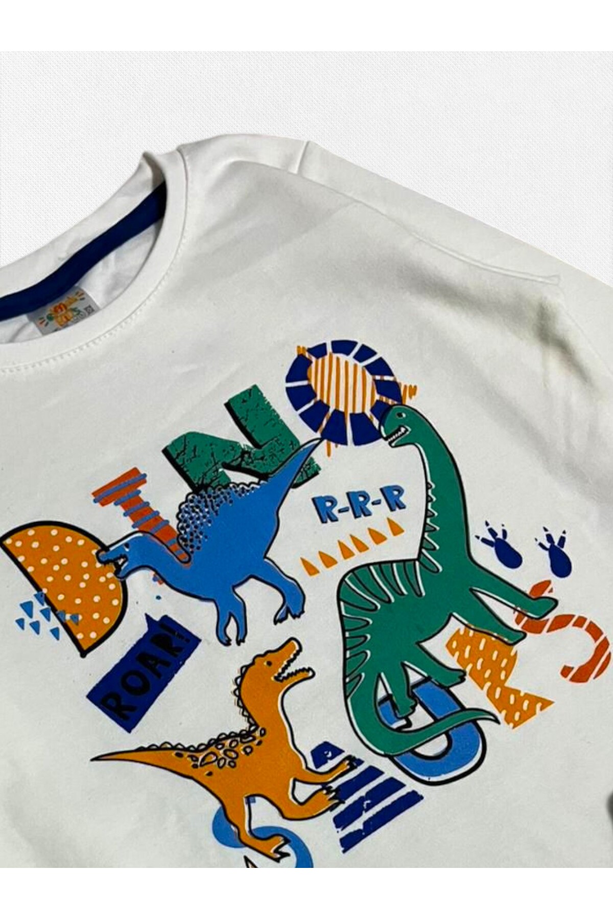 elmas kids Erkek Çocuk %100 Pamuklu Beyaz Dinozorlar Desenli Uzun Kollu Kışlık Pijama Takımı fotoğrafı 2 (önizleme)