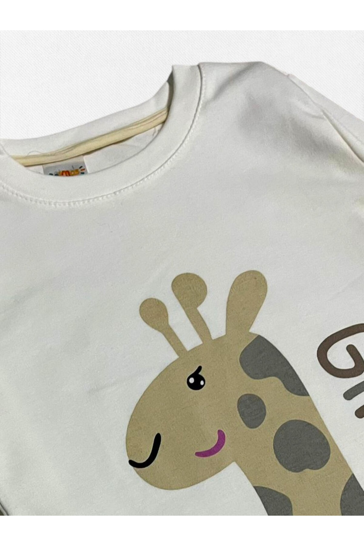 elmas kids Kız Çocuk %100 Pamuklu Beyaz Renk Zürafa Desenli Uzun Kollu Kışlık Pijama Takımı fotoğrafı 2 (önizleme)